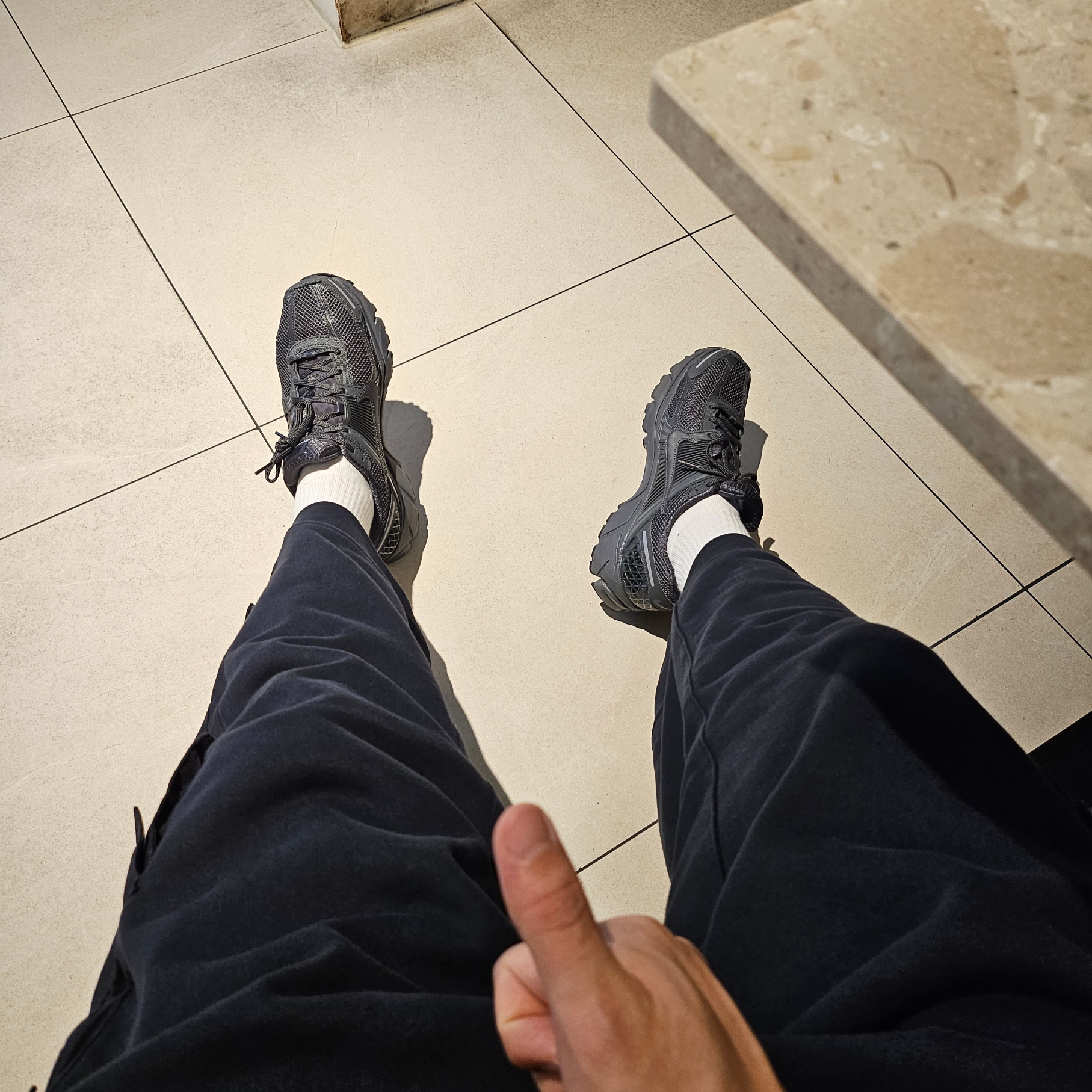 Nike Zoom Vomero 5 SP Anthracite 2023, Nike x Peaceminusone Wide Pants Black (DR0096-010) 착용 스타일