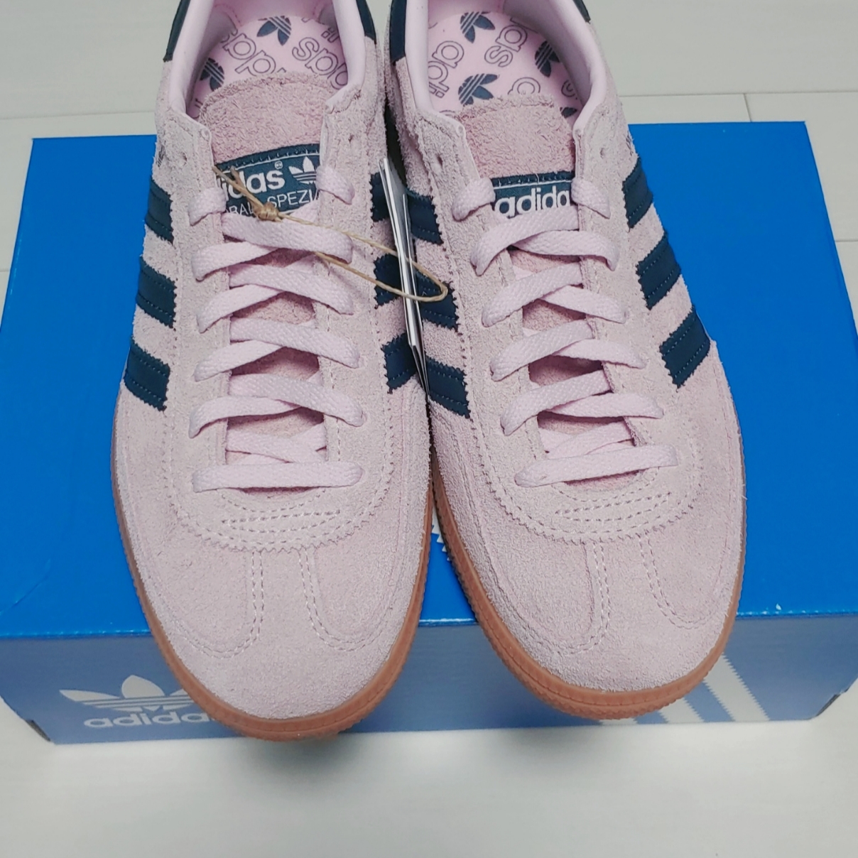 (W) Adidas Spezial Handball Clear Pink 착용 스타일 - 1