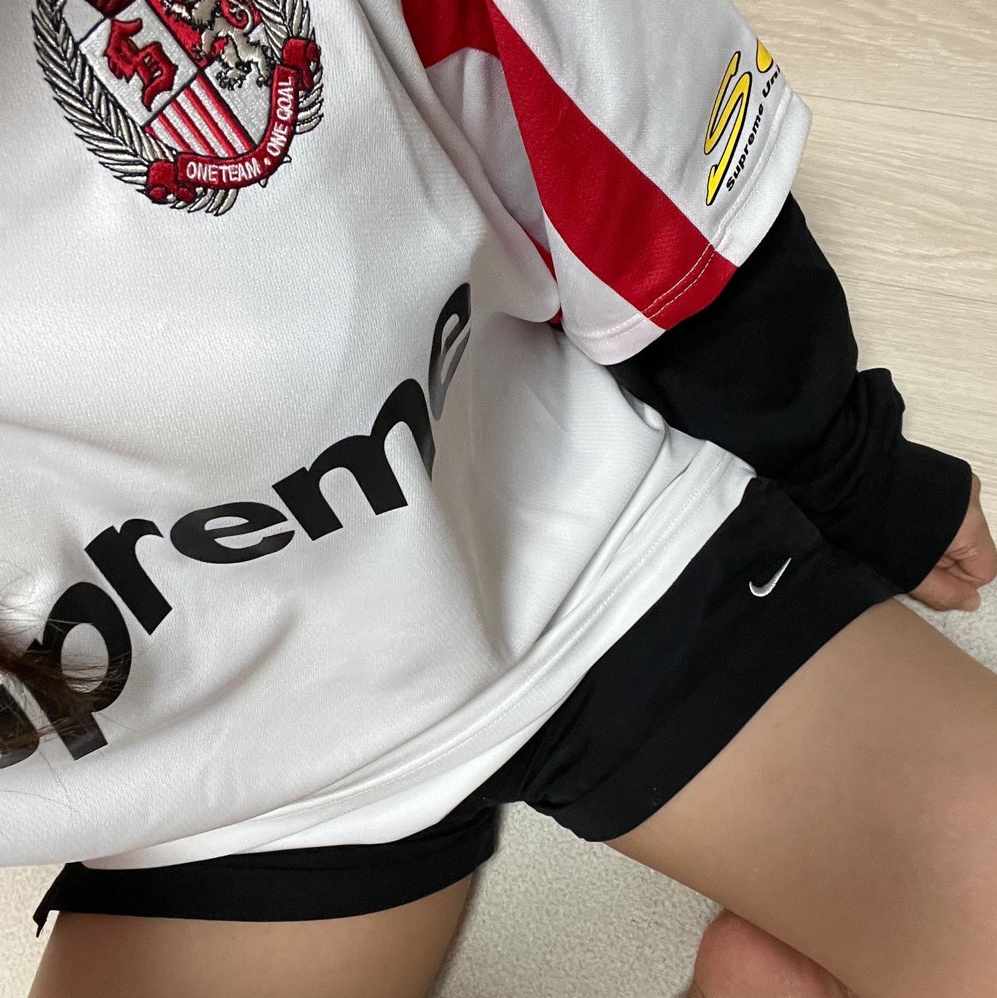 Supreme Hooded Soccer Jersey White - 23FW 착용 스타일 - 2
