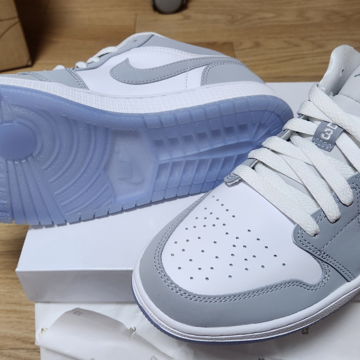 (W) Jordan 1 Low White Wolf Grey 착용 스타일 - 4