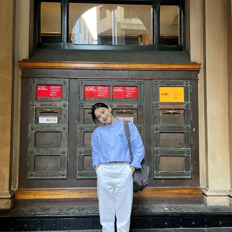 AMI de Coeur Tonal Oxford Button Down Shirt Sky Blue 착용 스타일 - 2