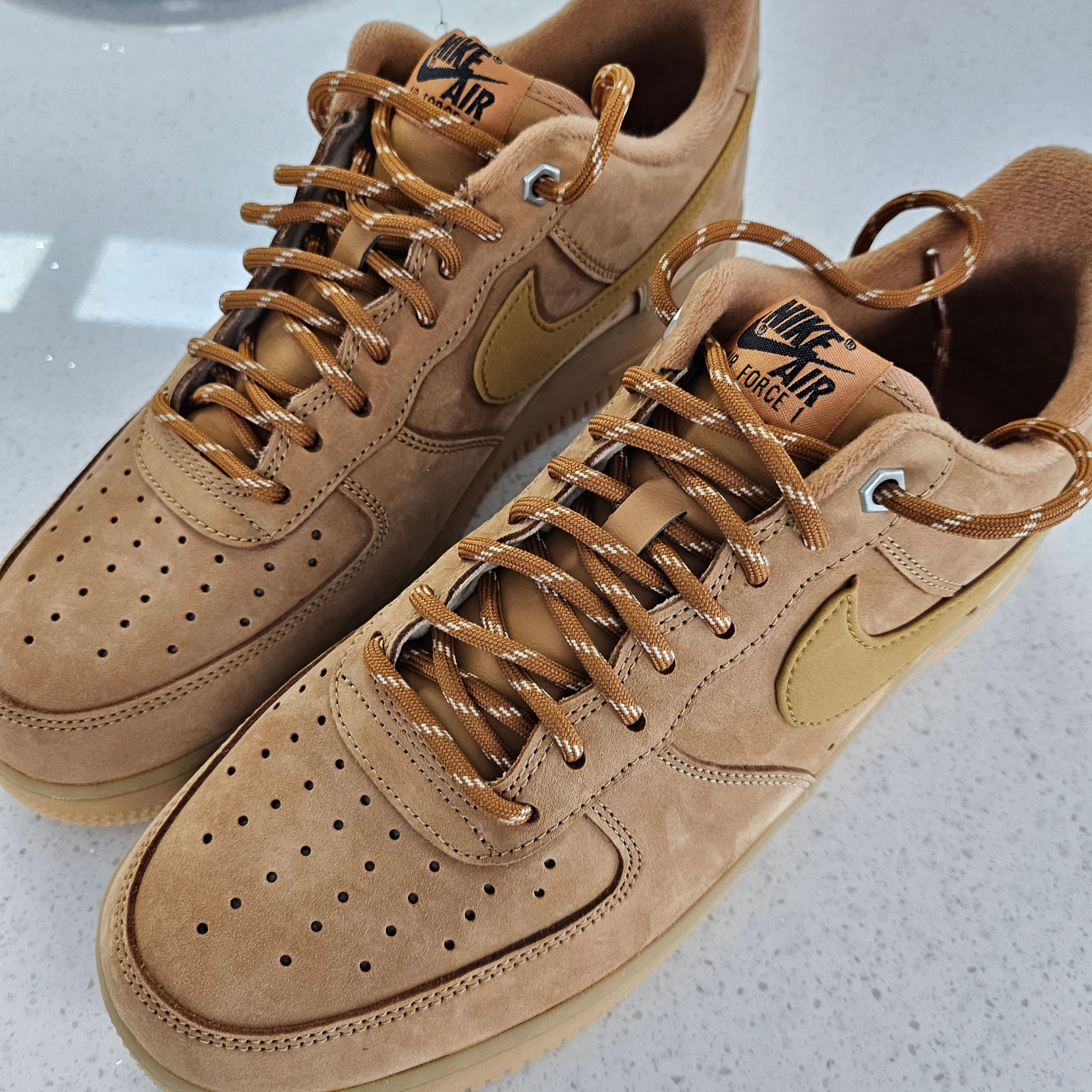 Nike Air Force 1 '07 WB Flax 착용 스타일
