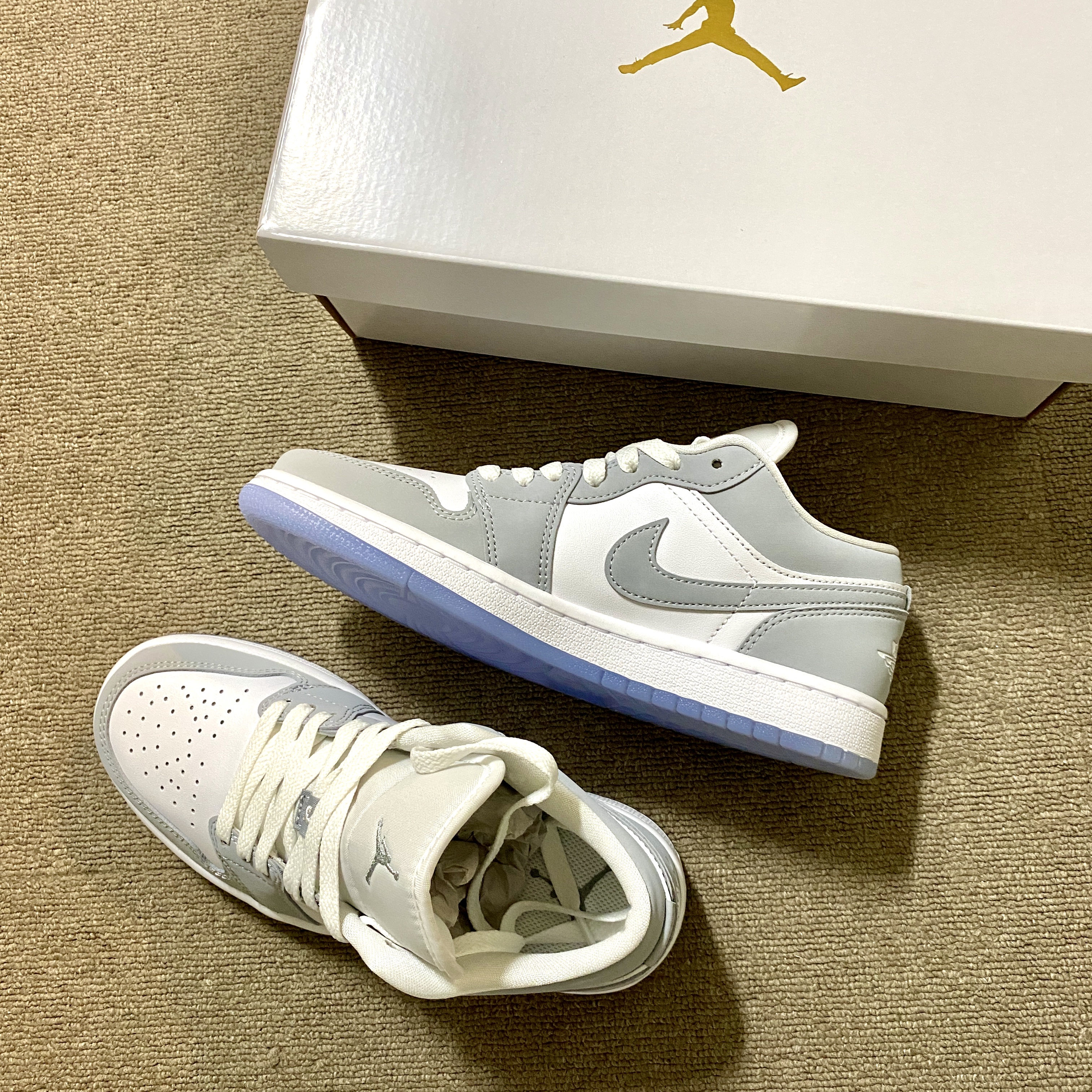 (W) Jordan 1 Low White Wolf Grey 착용 스타일 - 2