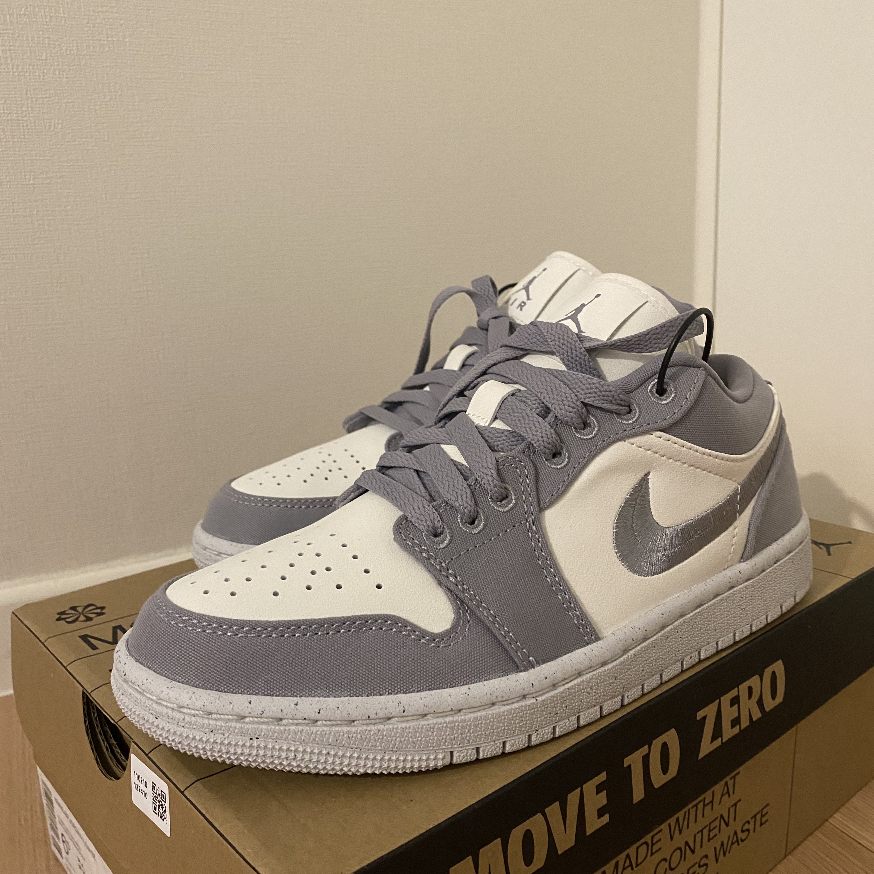(W) Jordan 1 Low SE Light Steel Grey 착용 스타일