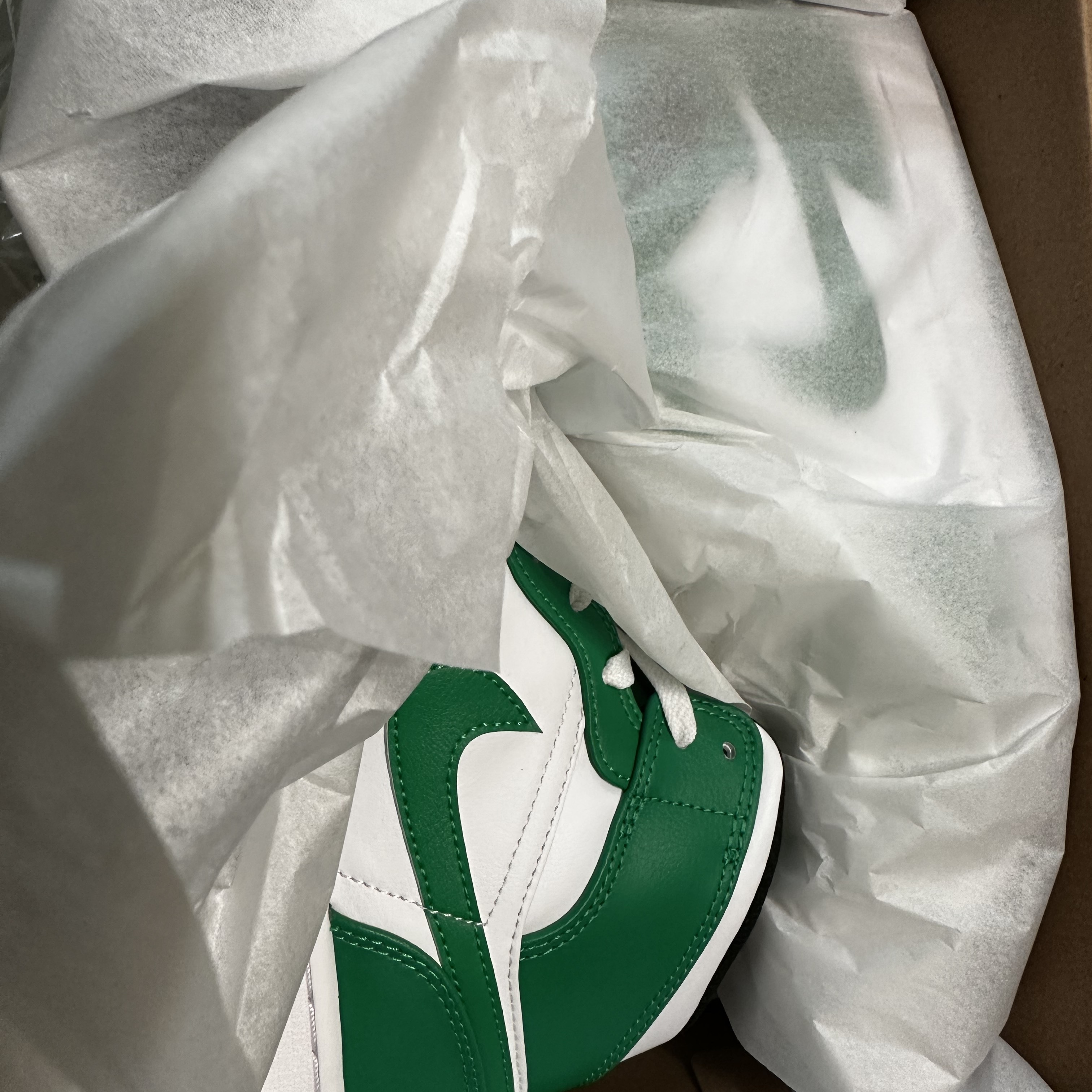 Jordan 1 Mid Lucky Green 착용 스타일