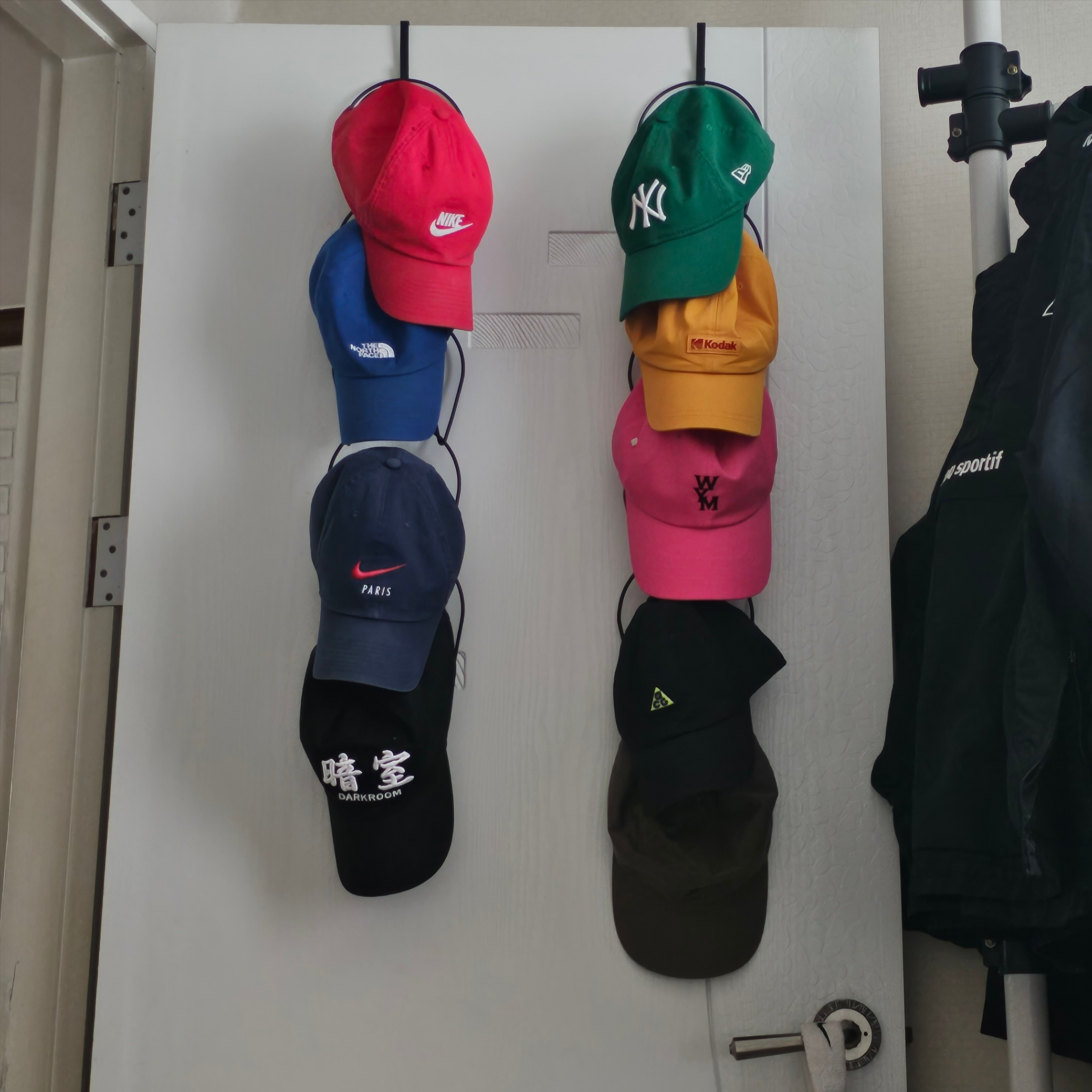 Wooyoungmi Logo Ball Cap Pink - 23SS, New Era x MoMA New York Yankees Cap Kelly Green 착용 스타일