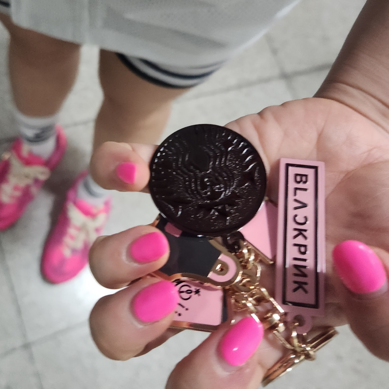 Starbucks x Blackpink Keychain 착용 스타일