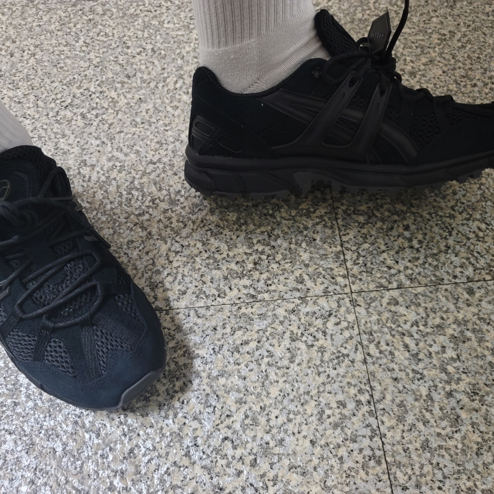 Asics Gel-Sonoma 15-50 Black 착용 스타일 - 2