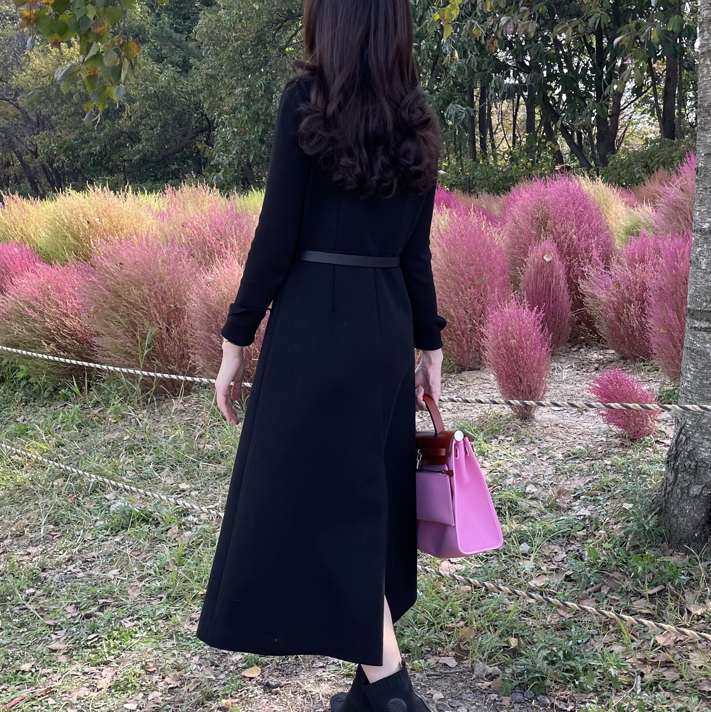 Hermes Herbag Zip 31 Bag Selier Canvas & Palladium Cuivre Pink 착용 스타일