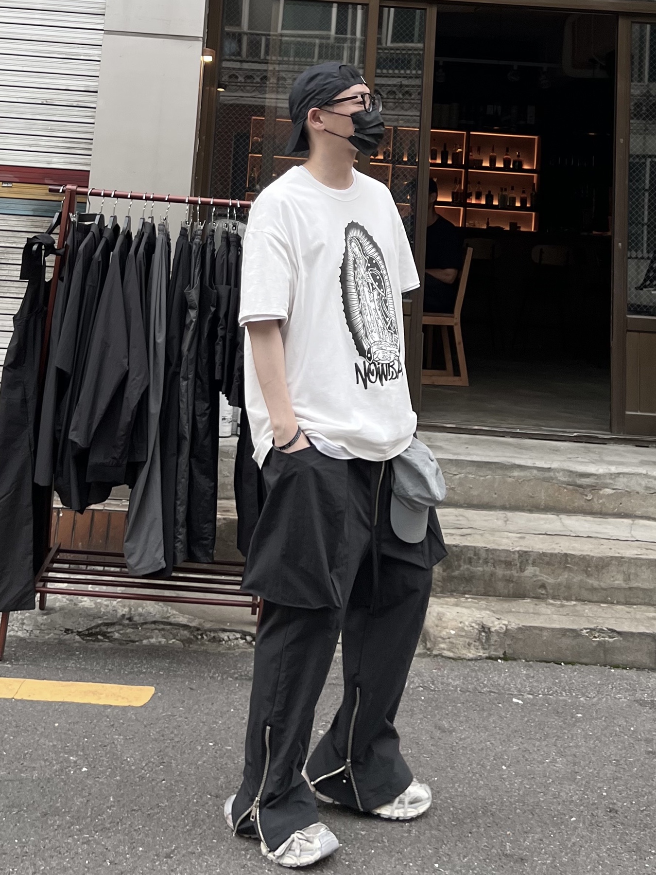 Balenciaga 3XL Sneakers Light Beige 착용 스타일 - 1