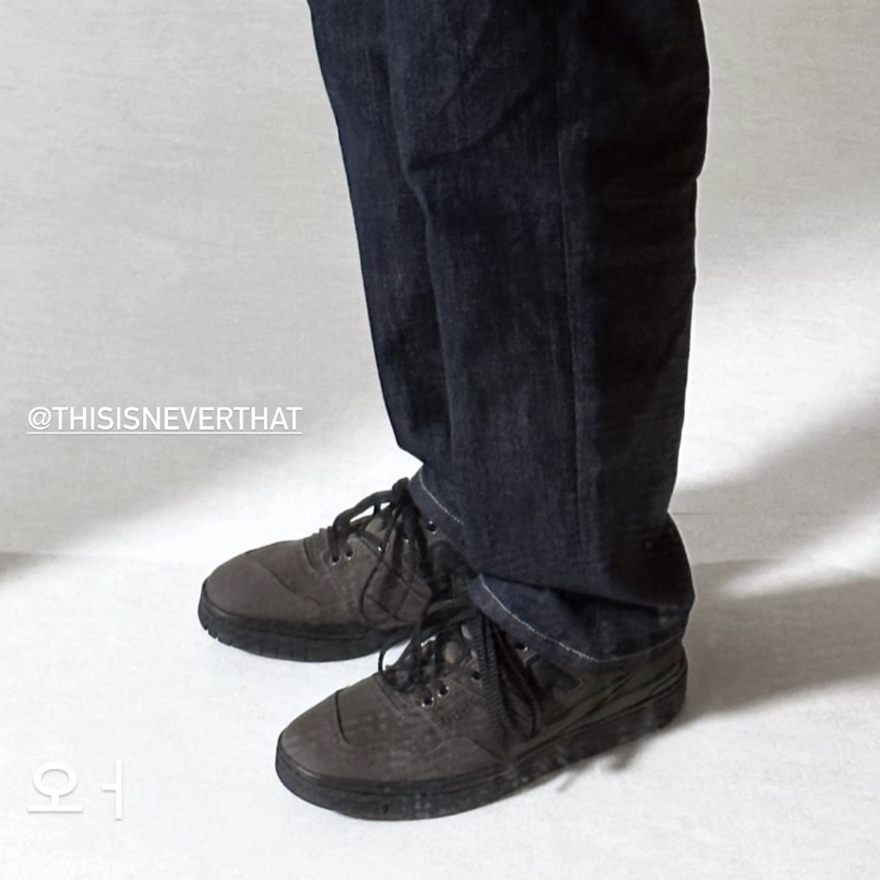 New Balance x Thisisneverthat 550 Brown Black 착용 스타일