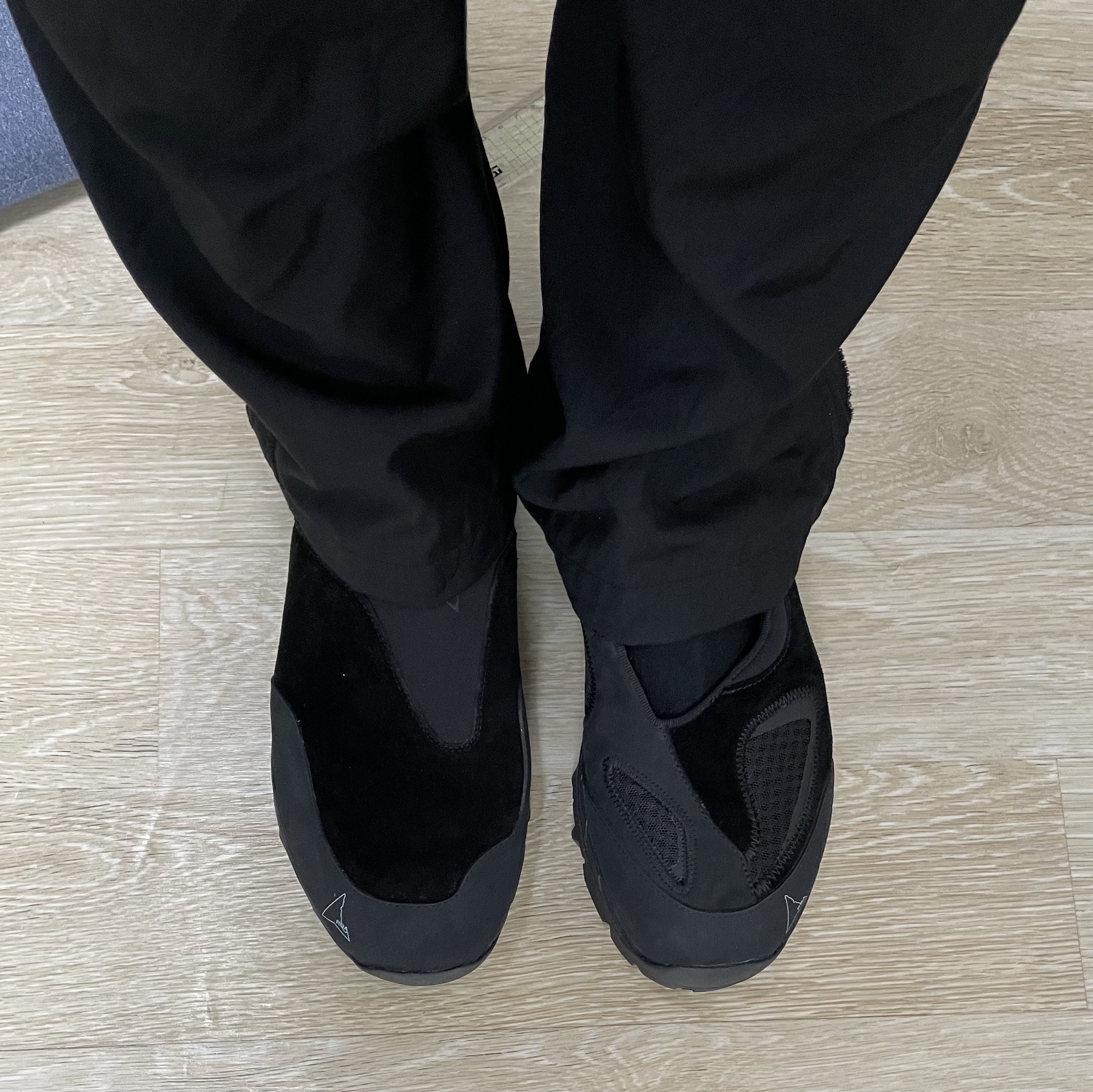 Roa Hiking Slip-On Black, Roa Hiking Sandal Black 착용 스타일 - 1