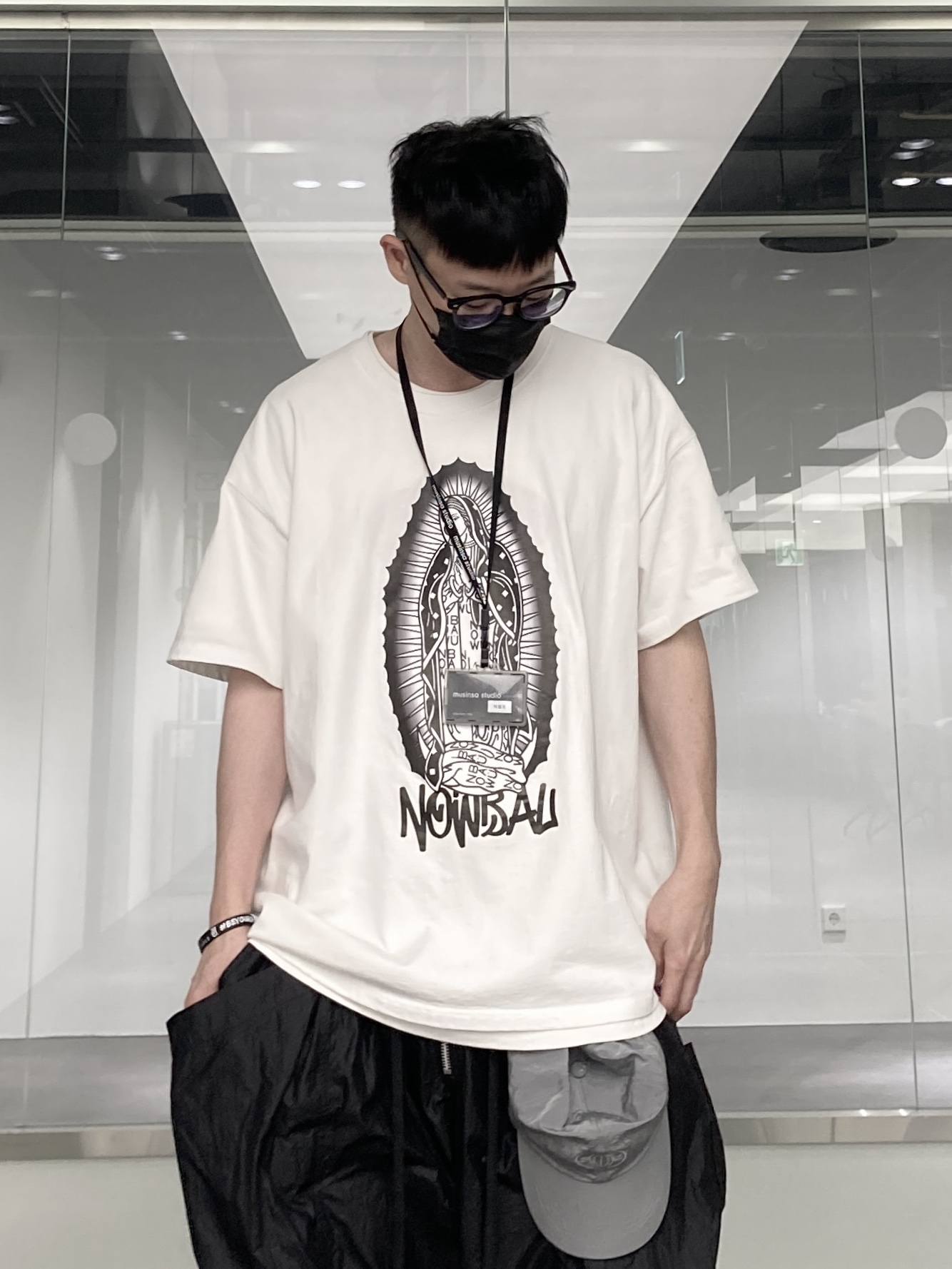 Balenciaga 3XL Sneakers Light Beige 착용 스타일 - 3
