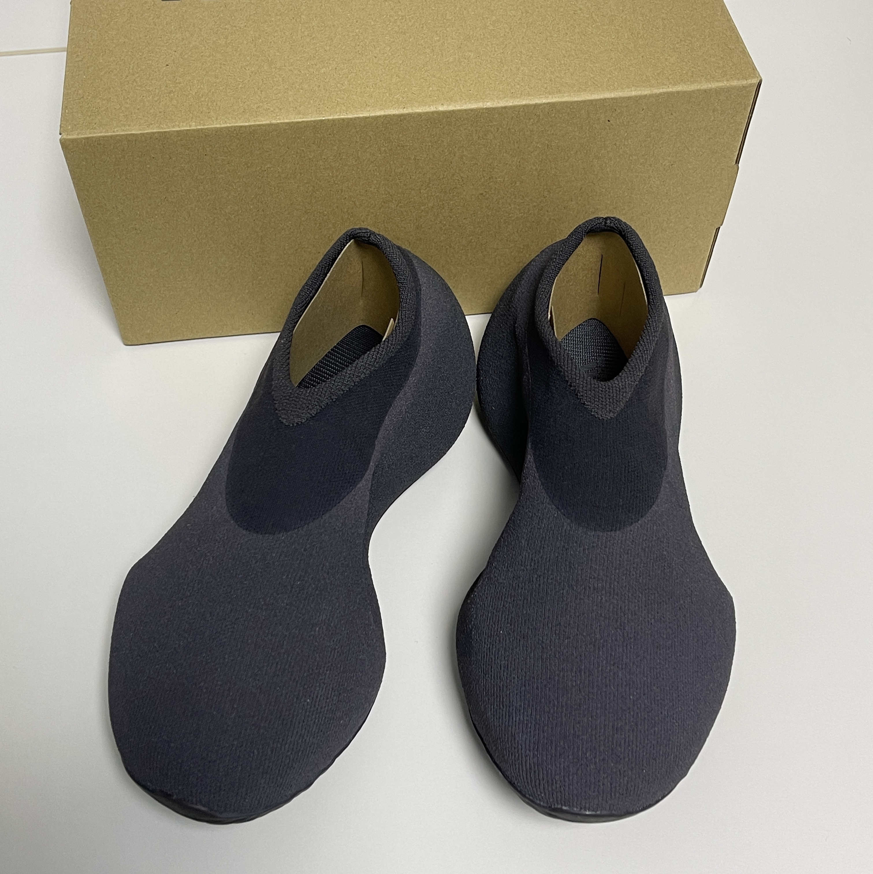 Adidas Yeezy Knit RNR Fade Onyx 착용 스타일 - 3