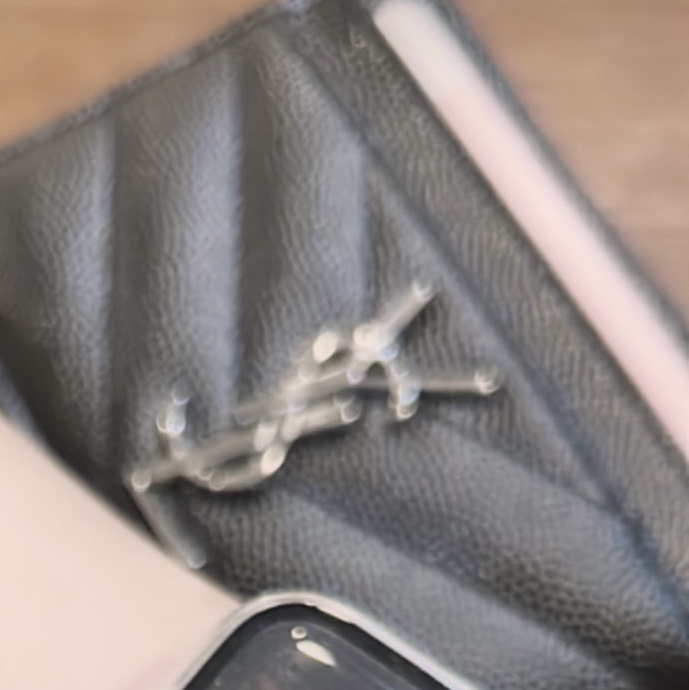 Saint Laurent Cassandre Matelasse Card Case in Grain De Poudre Embossed Leather Black 착용 스타일