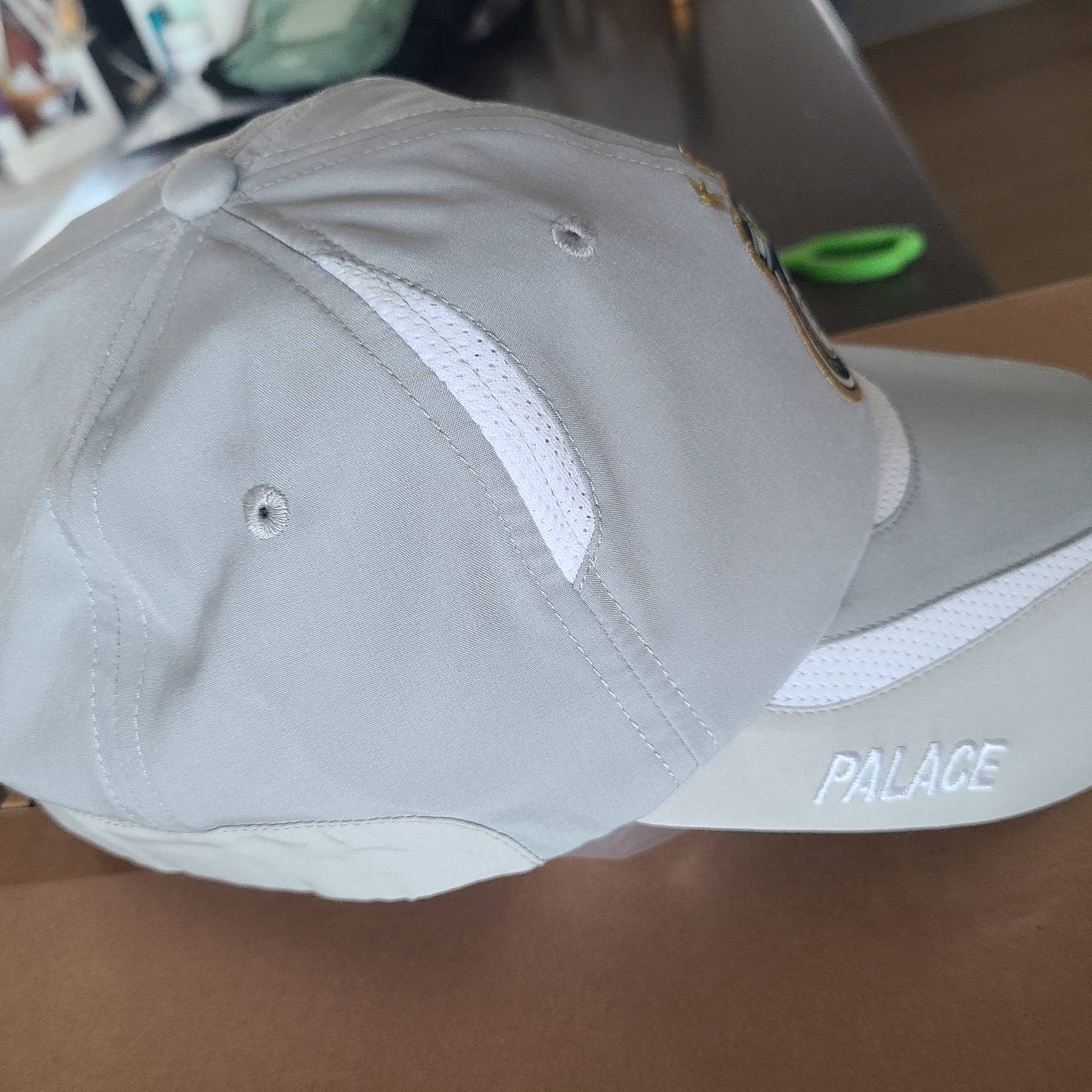Palace Pro Shell 6-Panel Grey - 23FW 착용 스타일 - 2
