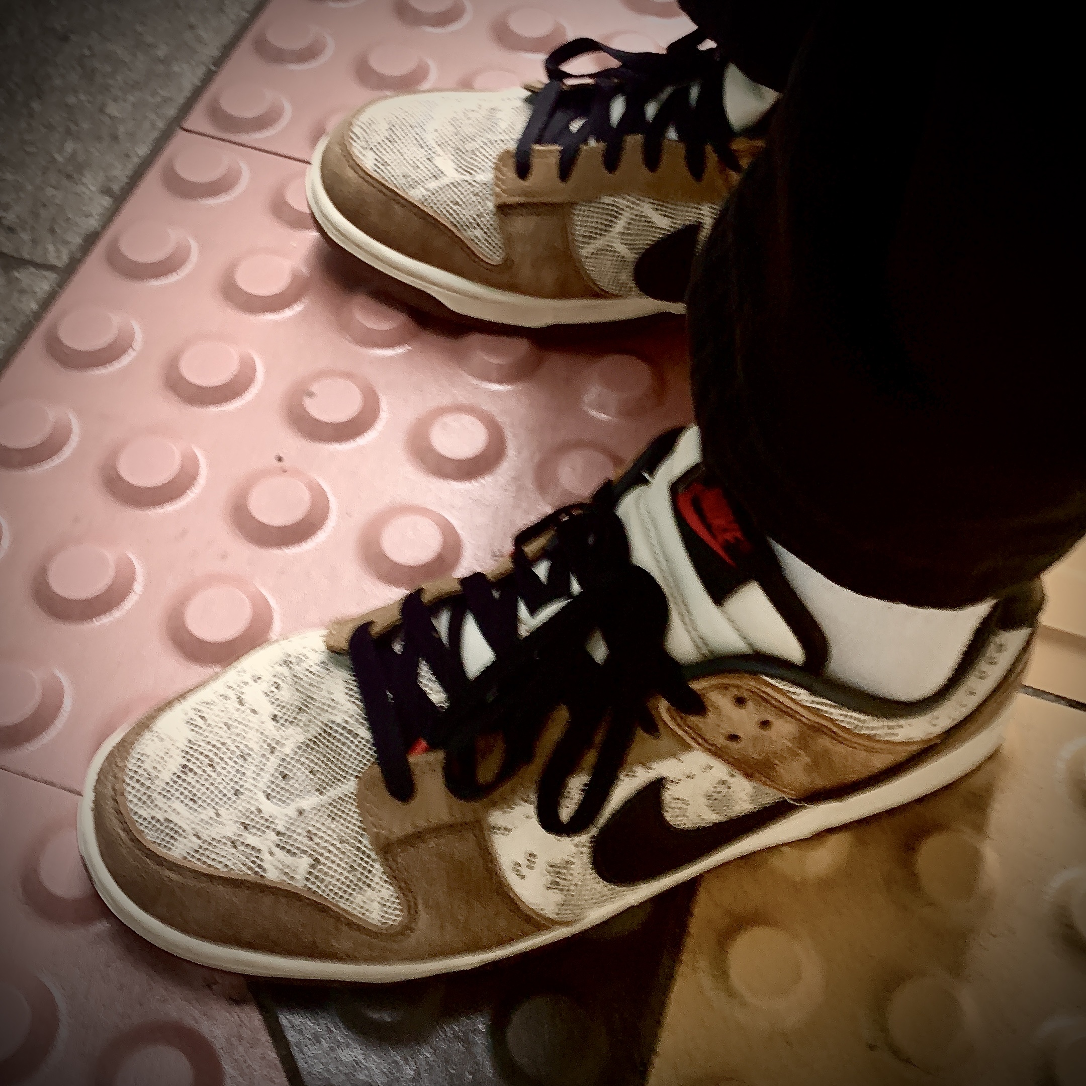 Nike Dunk Low PRM Head to Head 착용 스타일