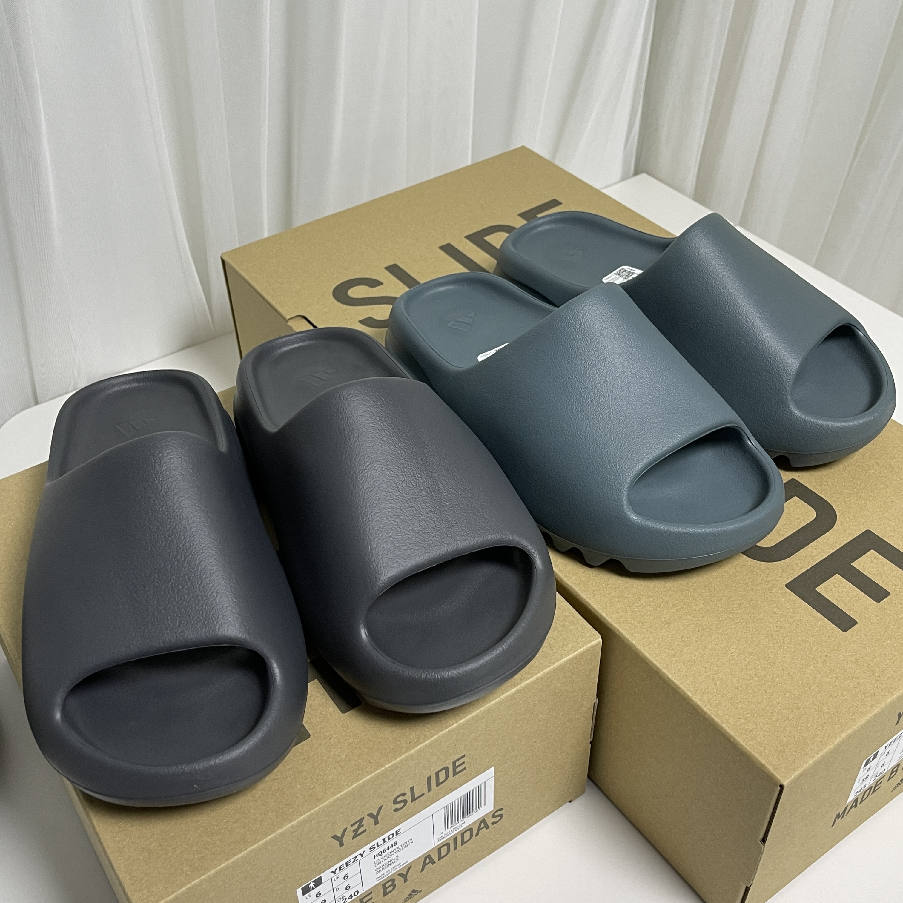 Adidas Yeezy Slide Slate Marine, Adidas Yeezy Slide Onyx 착용 스타일 - 3