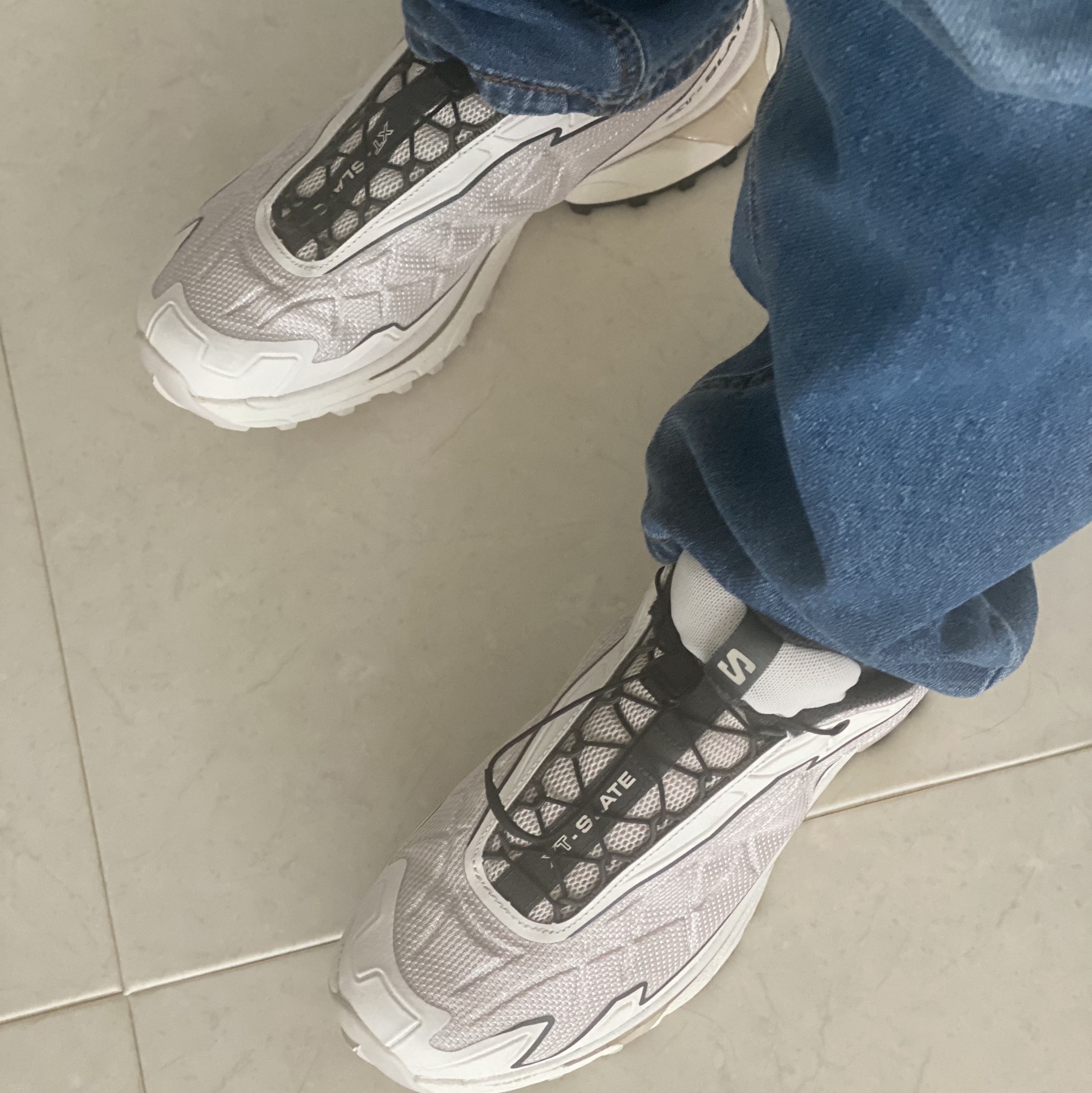 Salomon XT-Slate ADV Vanila Rainy Day 착용 스타일 - 2