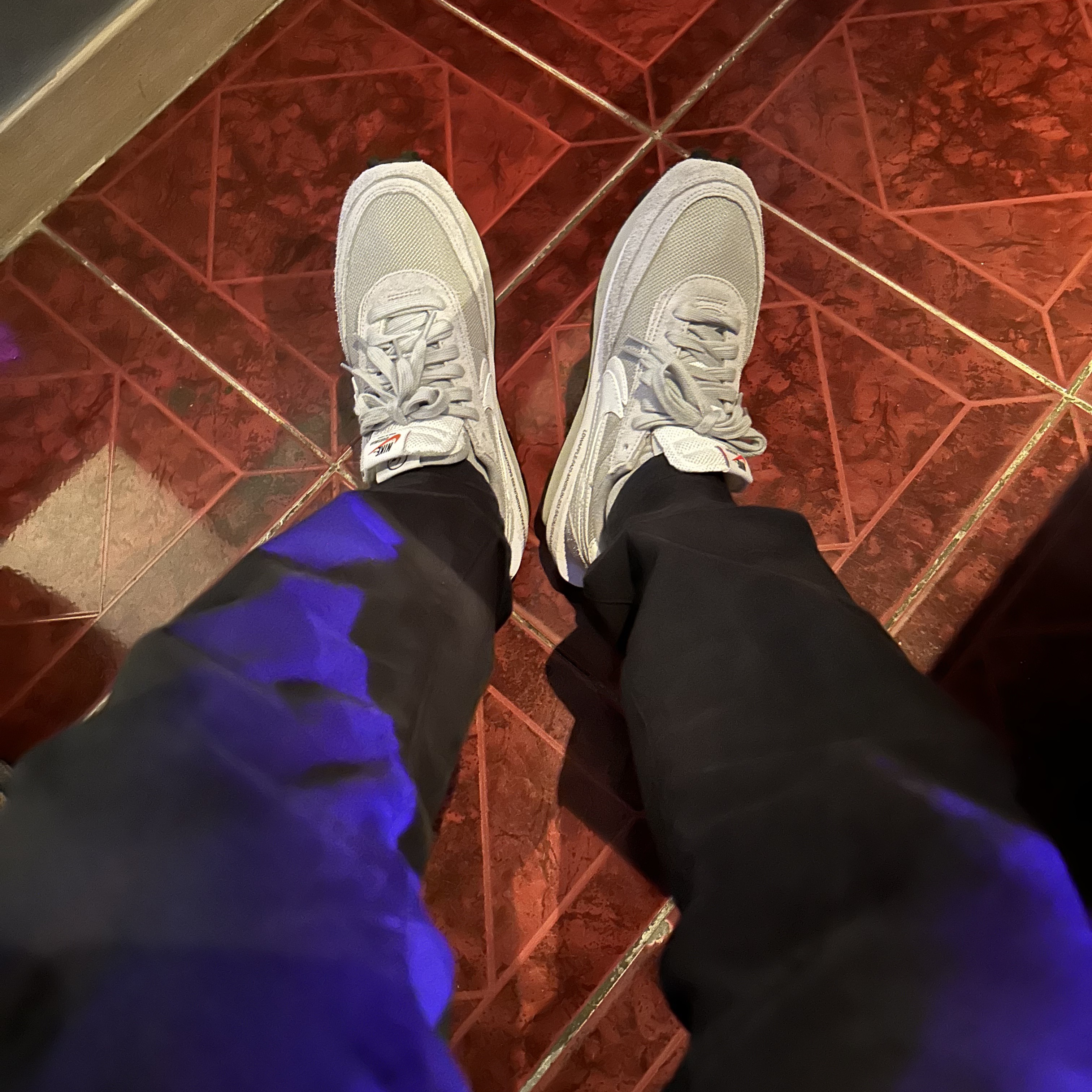 Nike x Sacai x Fragment LDWaffle Light Smoke Grey 착용 스타일 - 2