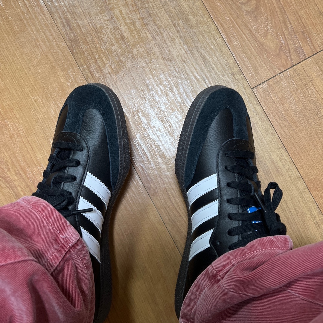 Adidas Samba OG Black White Gum 착용 스타일