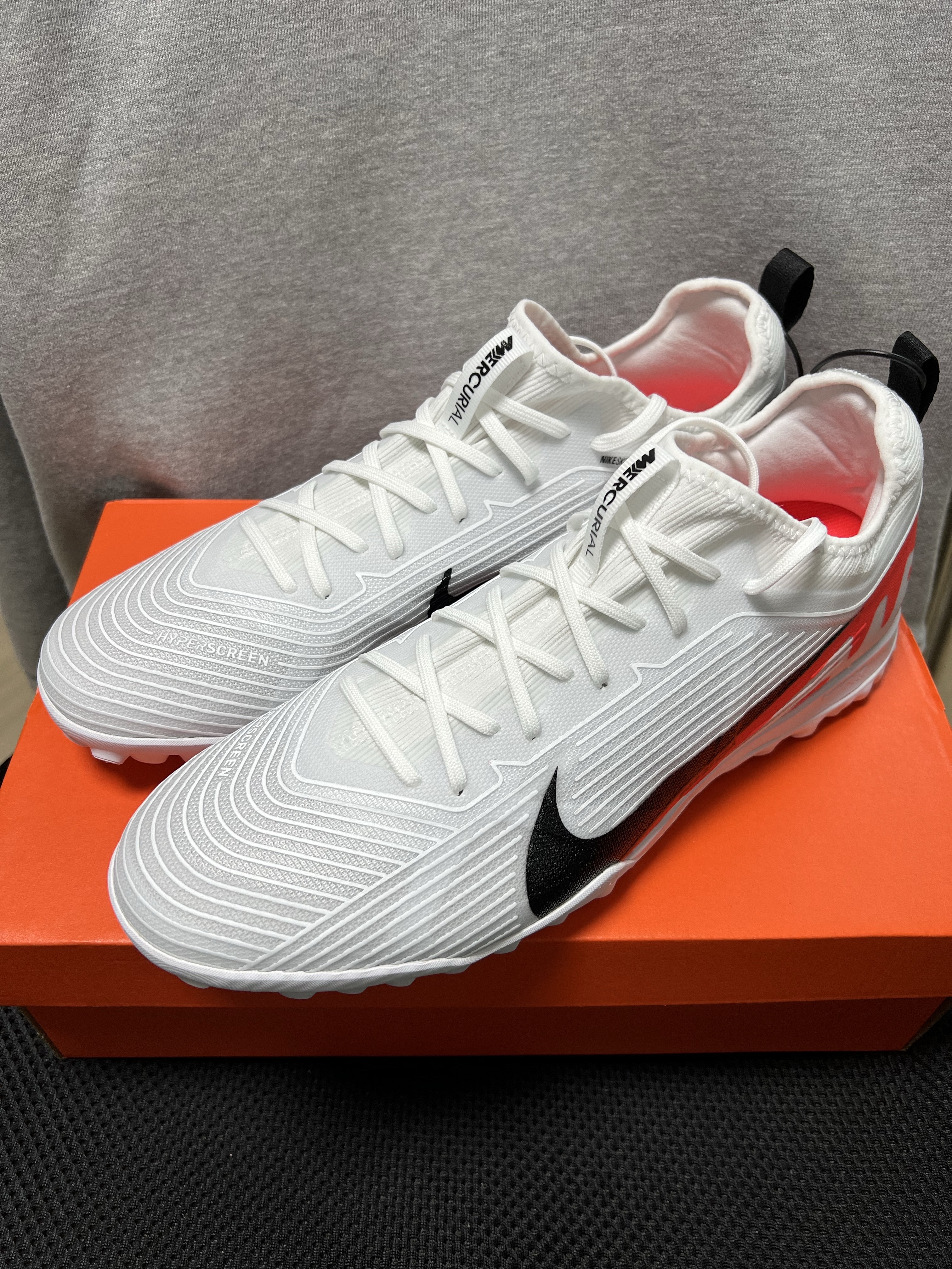 Nike Zoom Mercurial Vapor 15 Pro TF Bright Crimson White 착용 스타일 - 2