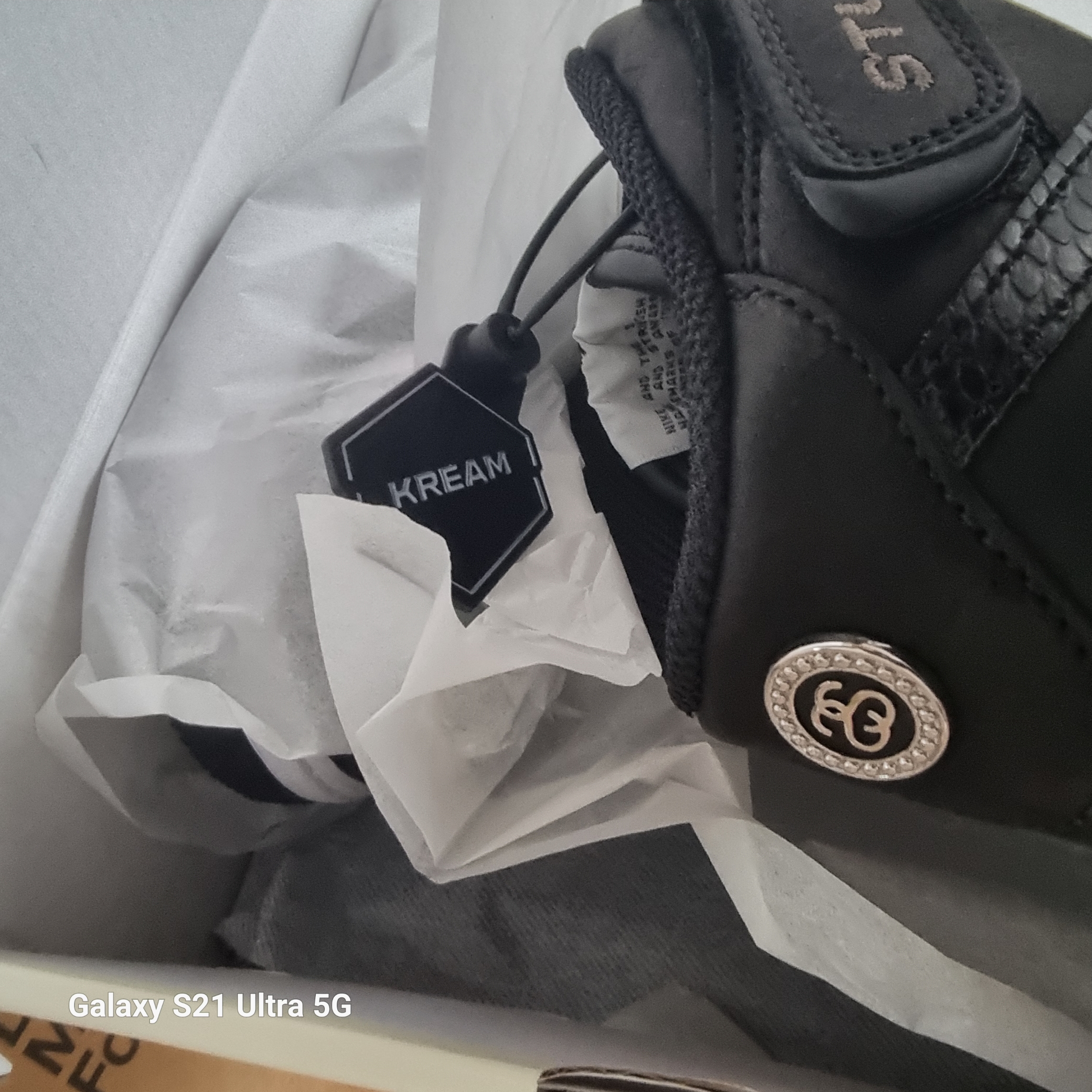 Nike x Stussy Air Force 1 '07 Mid SP Black, Jordan 3 Retro Cardinal Red 착용 스타일 - 3