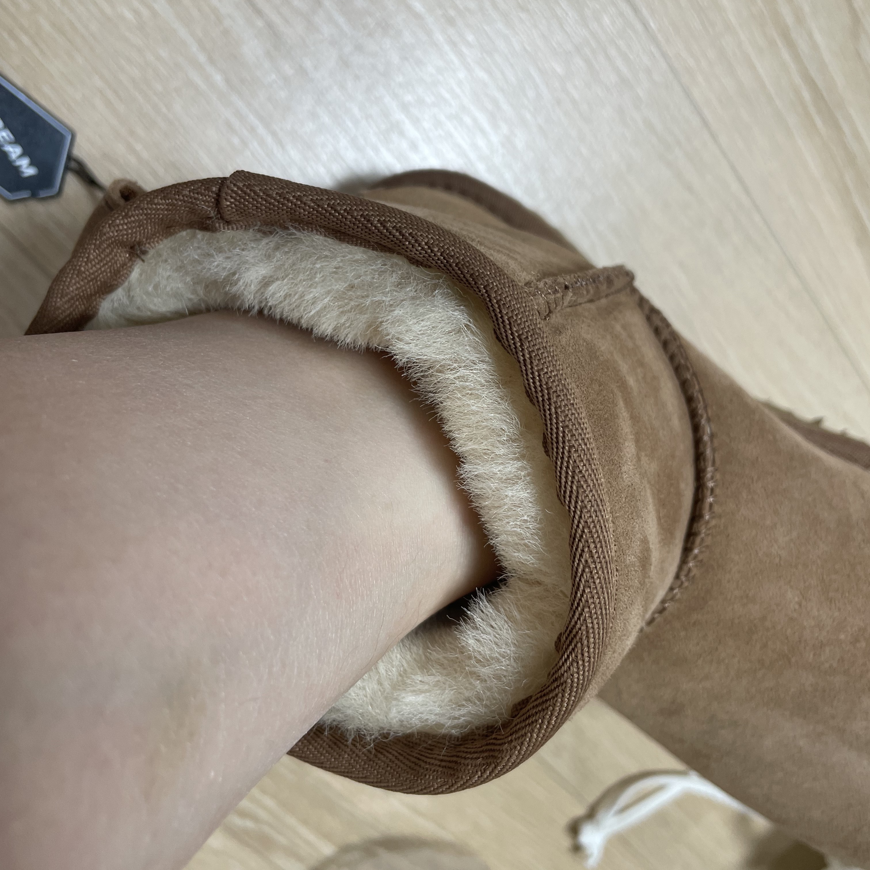 (W) UGG Classic Mini II Boots Chestnut 착용 스타일 - 1