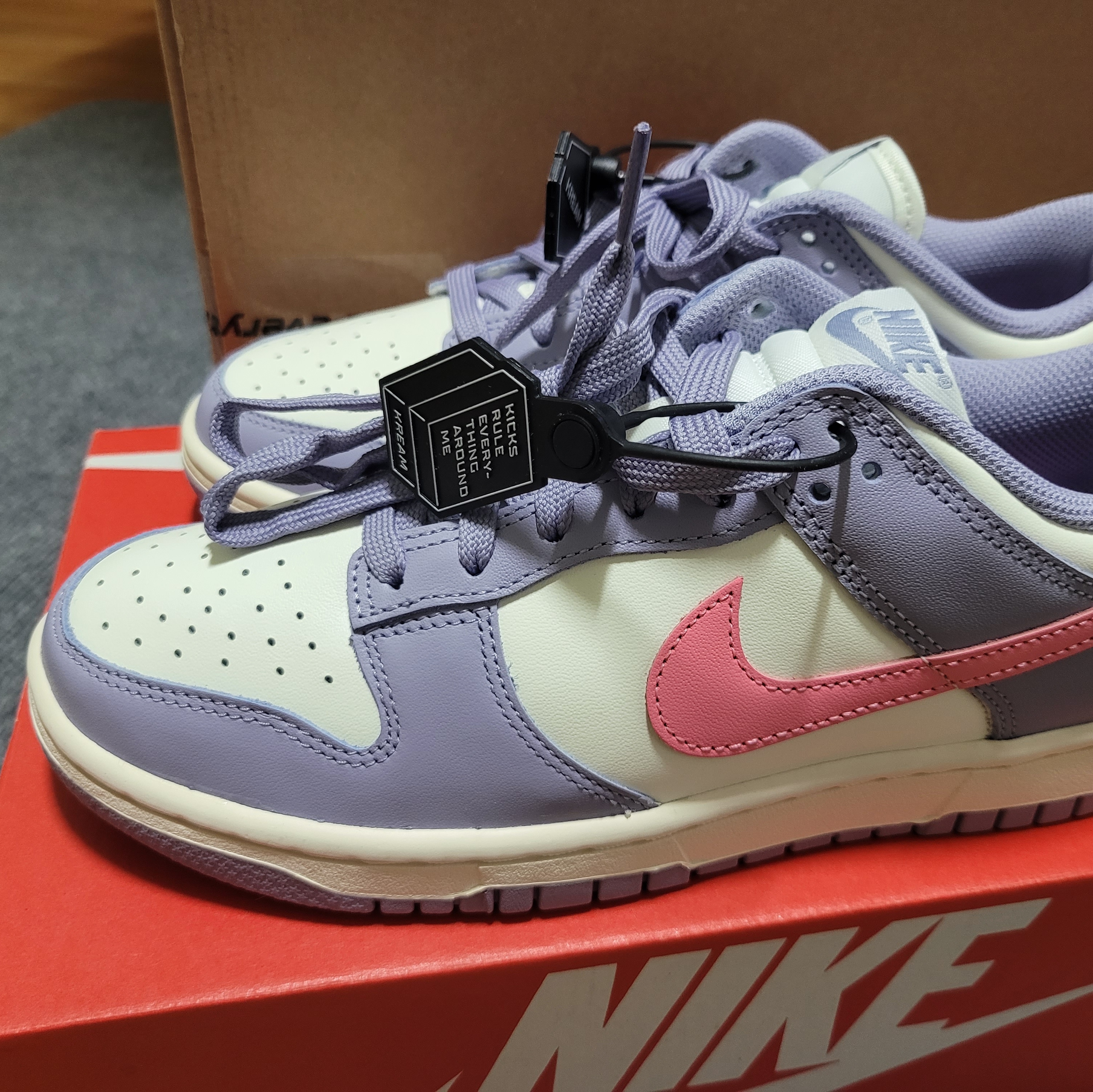 (W) Nike Dunk Low Indigo Haze Coral Chalk 착용 스타일