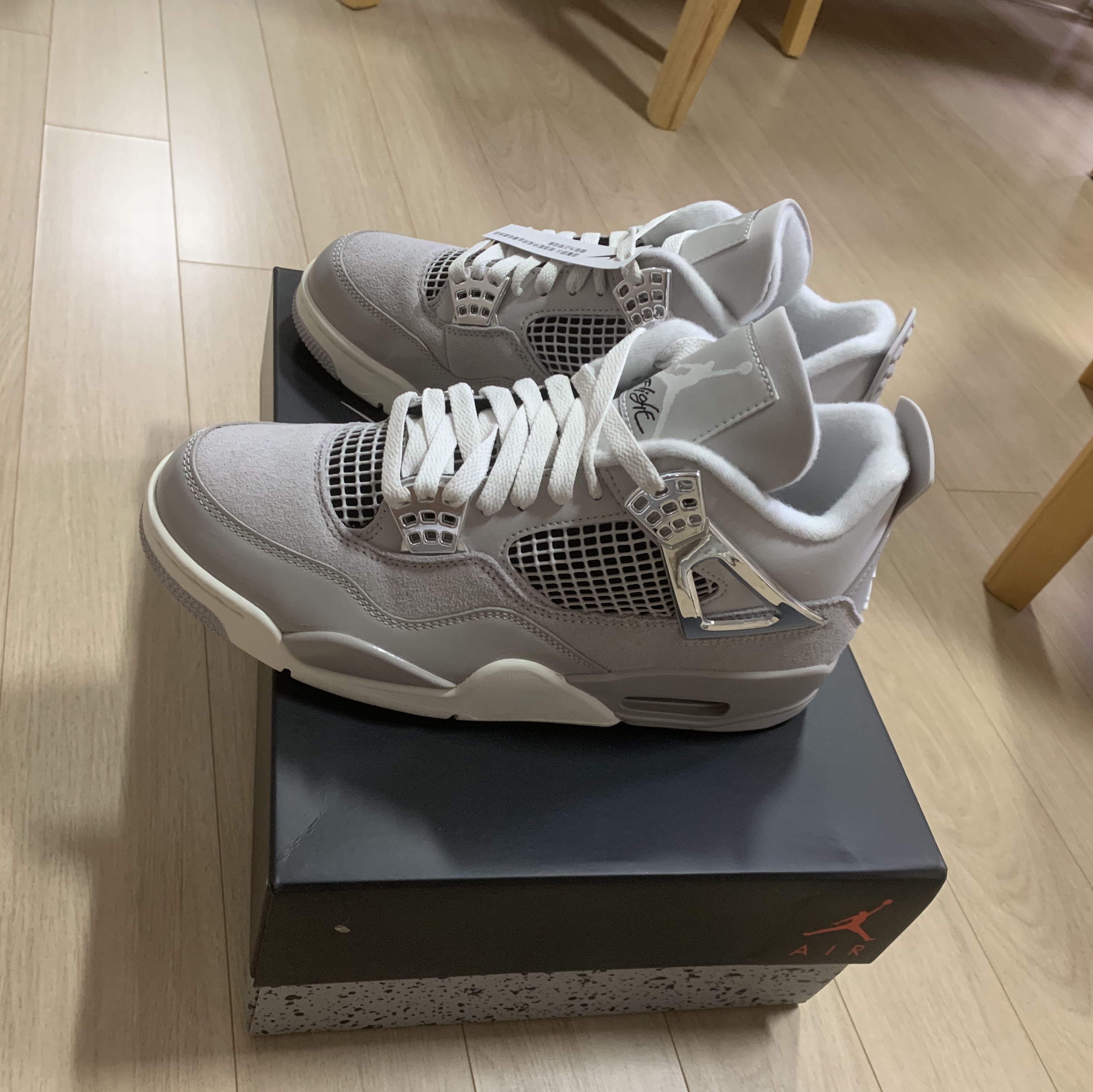 (W) Jordan 4 Retro Frozen Moments 착용 스타일 - 3