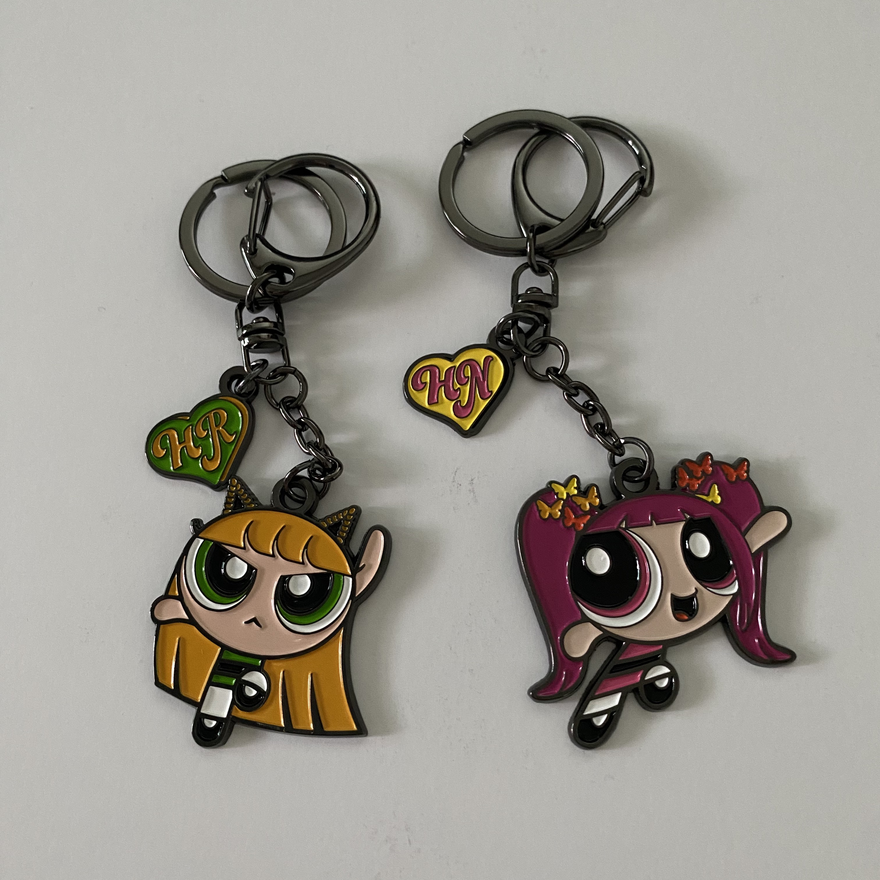 NewJeans x The Powerpuff Girls Metal Keyring Haerin, NewJeans x The Powerpuff Girls Metal Keyring Hanni 착용 스타일 - 2