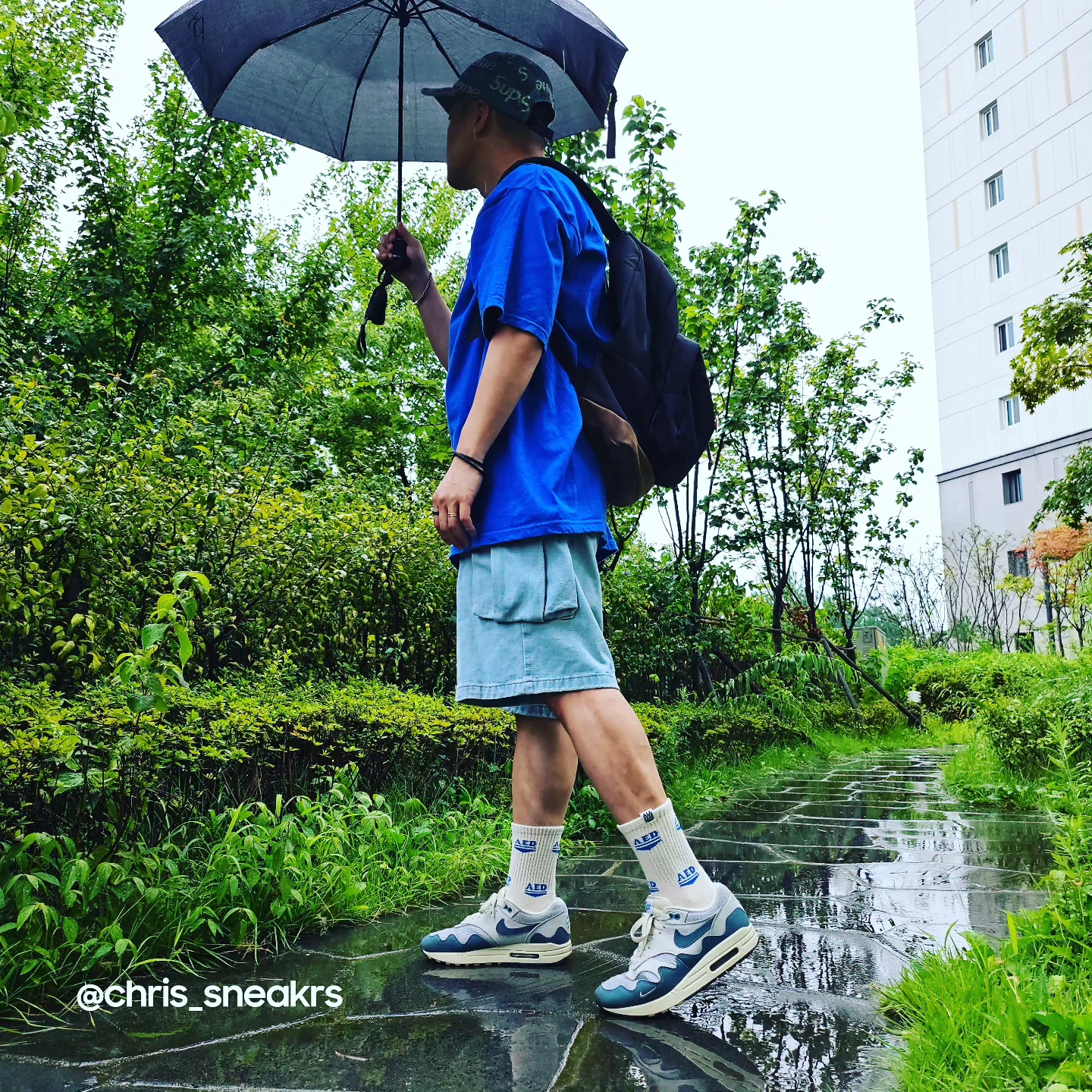Supreme Crown T-Shirt Royal - 23SS, Supreme Frayed Logos Denim Camp Cap Blue - 21SS 착용 스타일 - 1