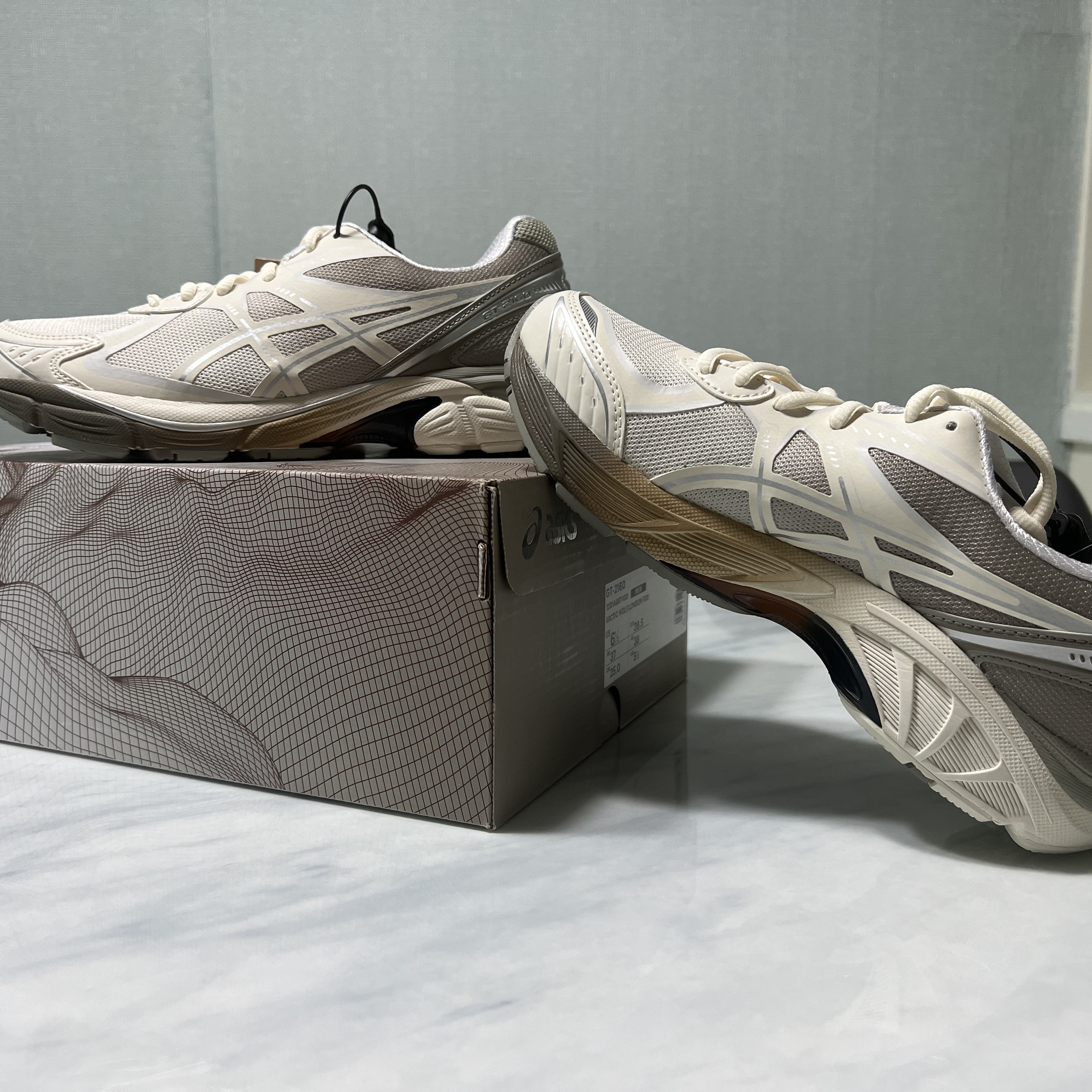 Asics x Dime GT-2160 Arctic Wolf London Fog 착용 스타일 - 4