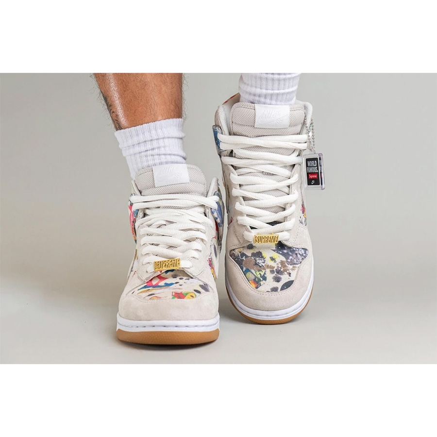 Nike x Supreme SB Dunk High QS Rammellzee White 착용 스타일 - 2
