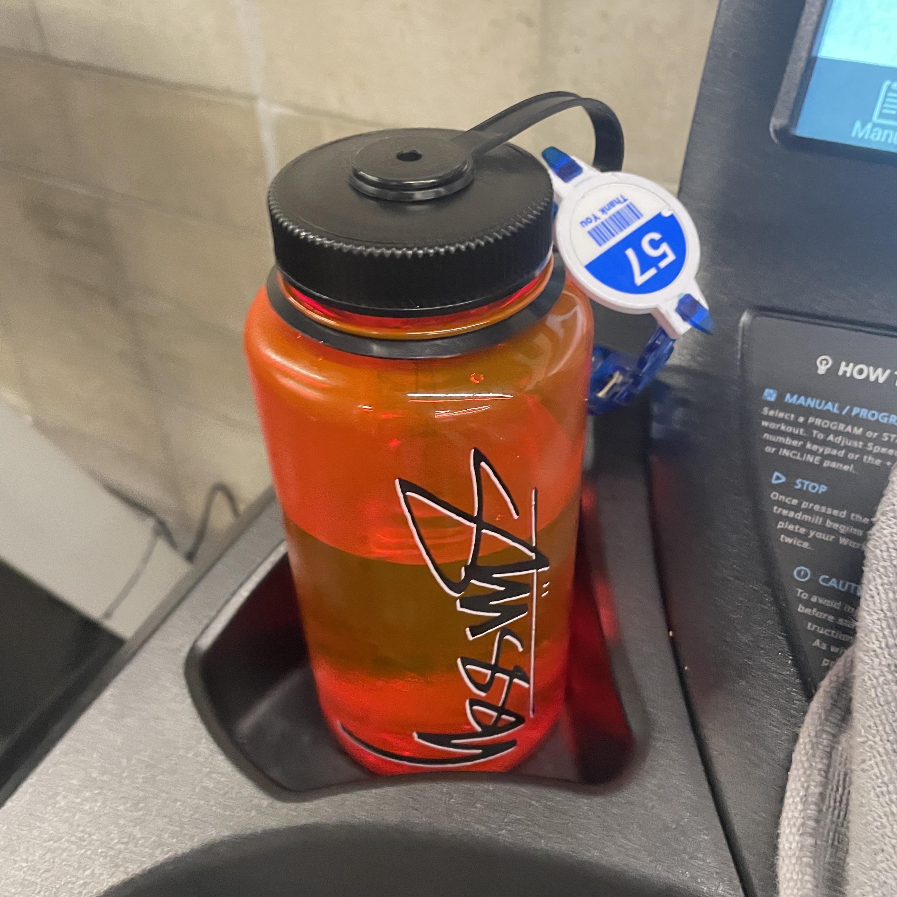 Stussy Nalgene Water Bottle Coral 착용 스타일 - 2