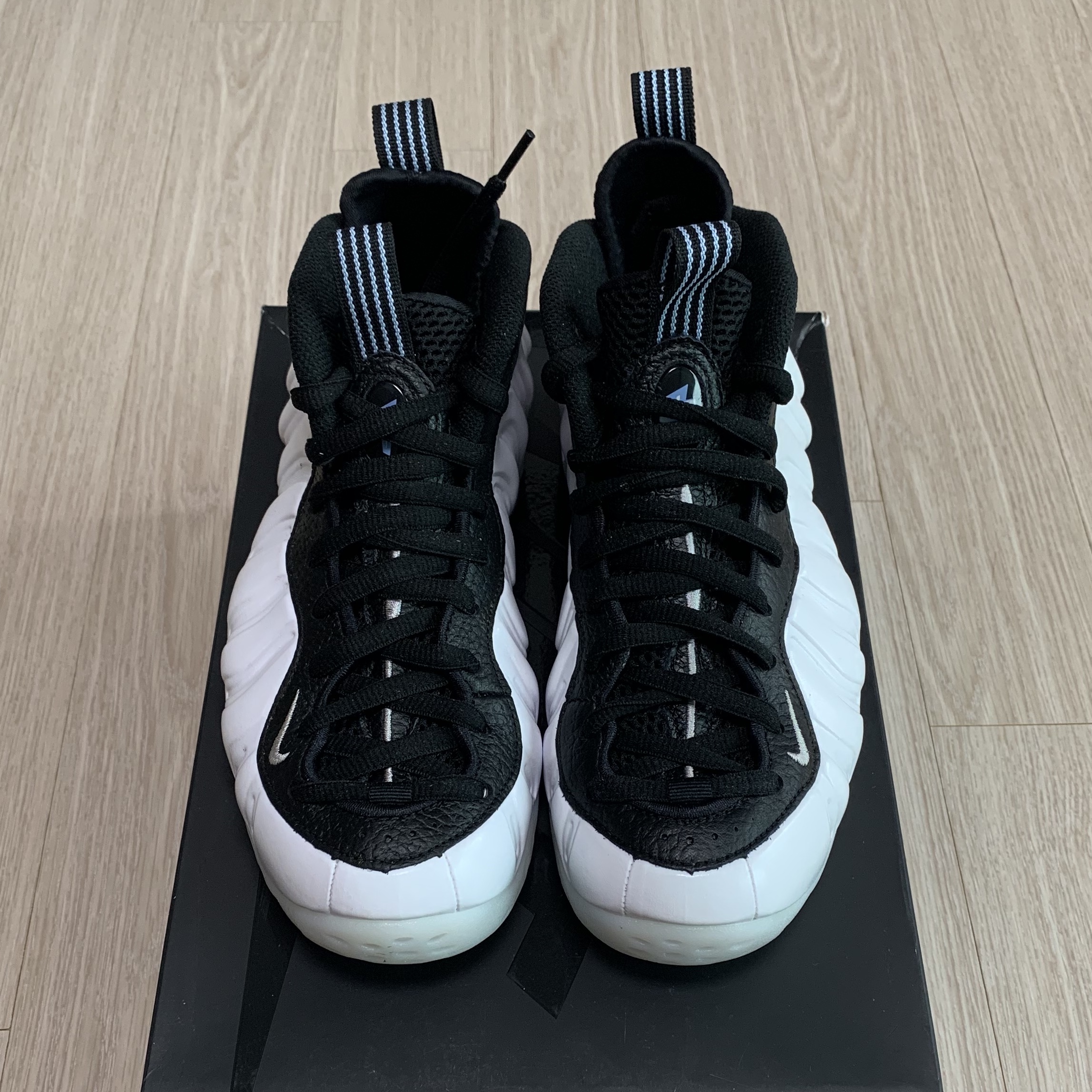 Nike Air Foamposite One White and Black 착용 스타일 - 2