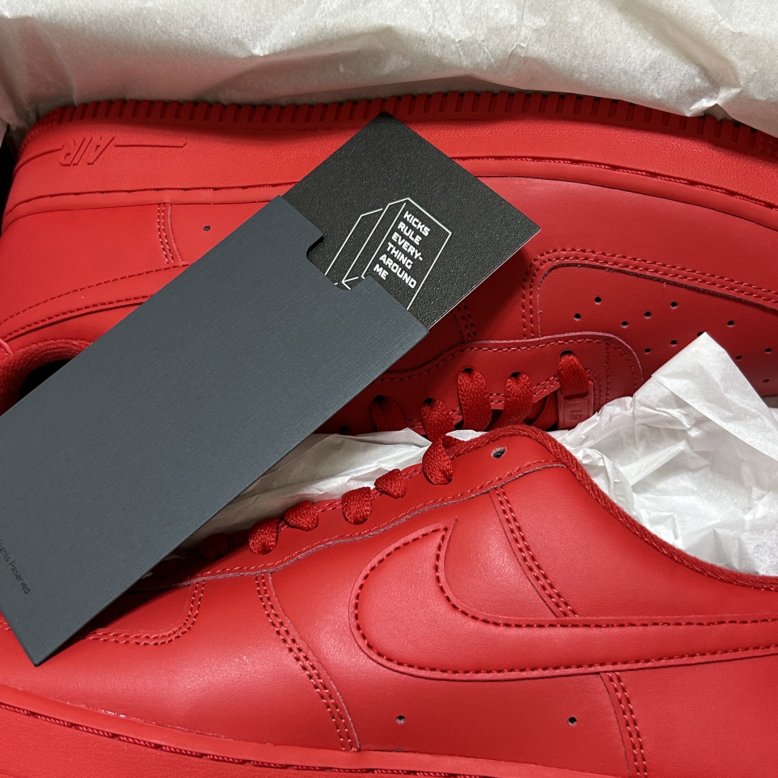 Nike Air Force 1 '07 LV8 Low 1 Triple Red 착용 스타일