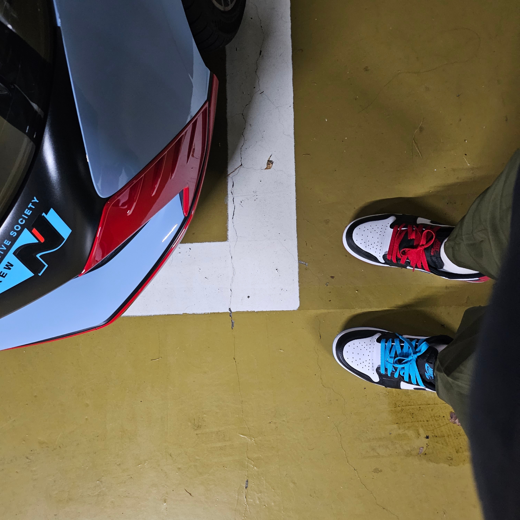 Jordan 1 Retro Low OG Black Toe, Jordan 1 Retro Low OG Black and Dark Powder Blue 착용 스타일