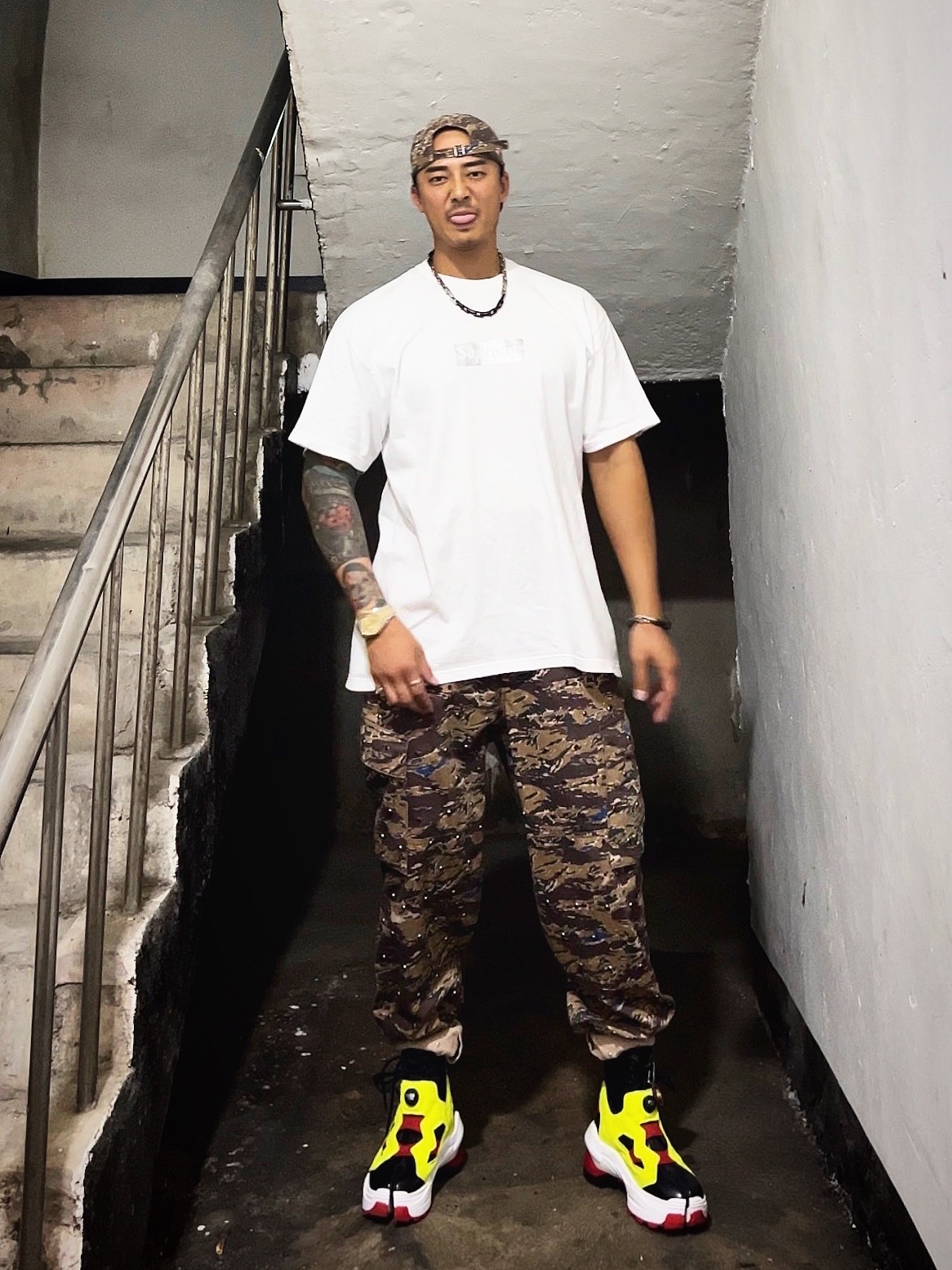 Supreme x Undercover Studded 6-Panel Brown Camo - 23SS, Supreme x Undercover Studded Cargo Pant Brown - 23SS 착용 스타일 - 5