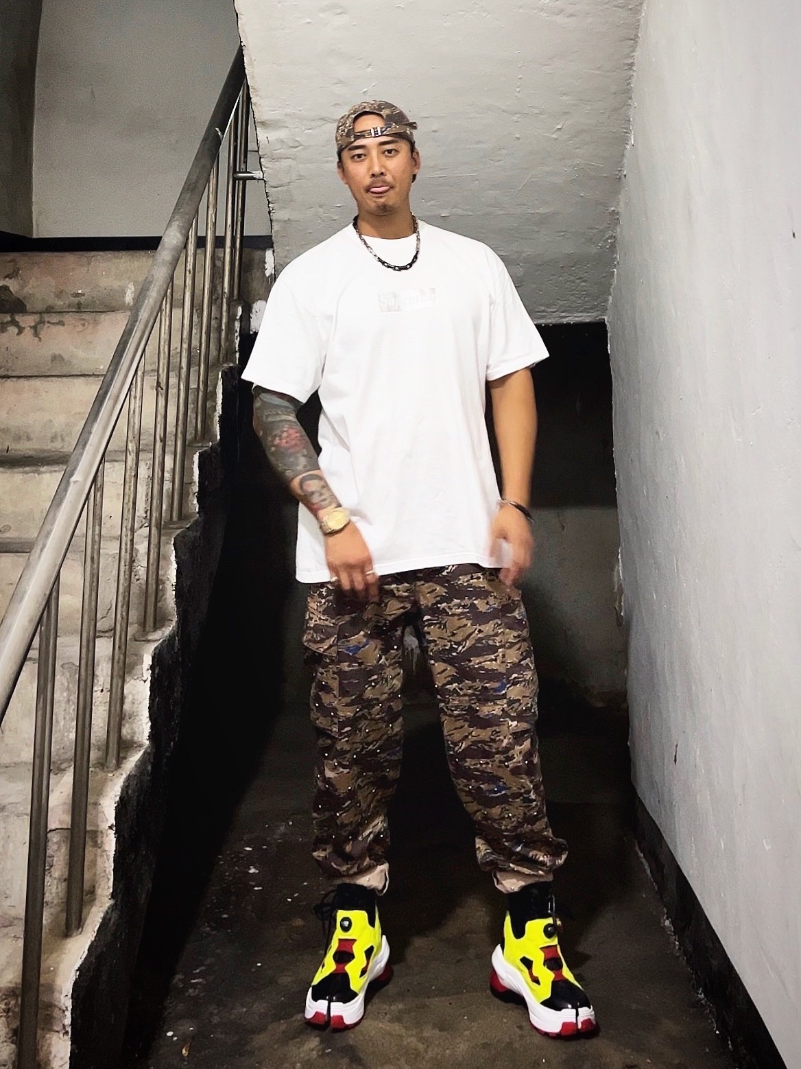Supreme x Undercover Studded 6-Panel Brown Camo - 23SS, Supreme x Undercover Studded Cargo Pant Brown - 23SS 착용 스타일 - 3