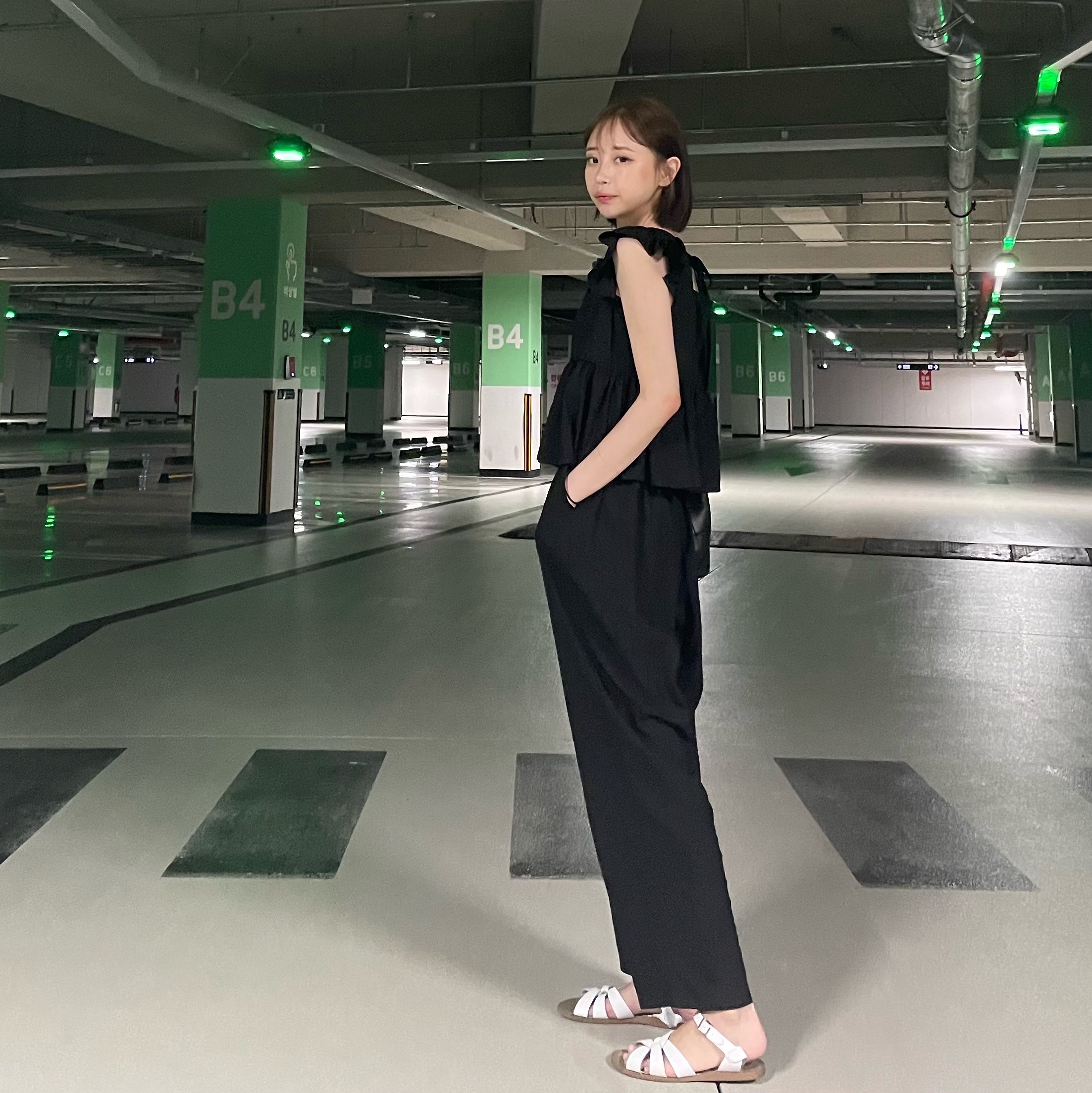 (W) Saltwater Sandal Original Sandal White, Bottega Veneta Small Leather Cassette Bucket Bag Black 착용 스타일 - 1