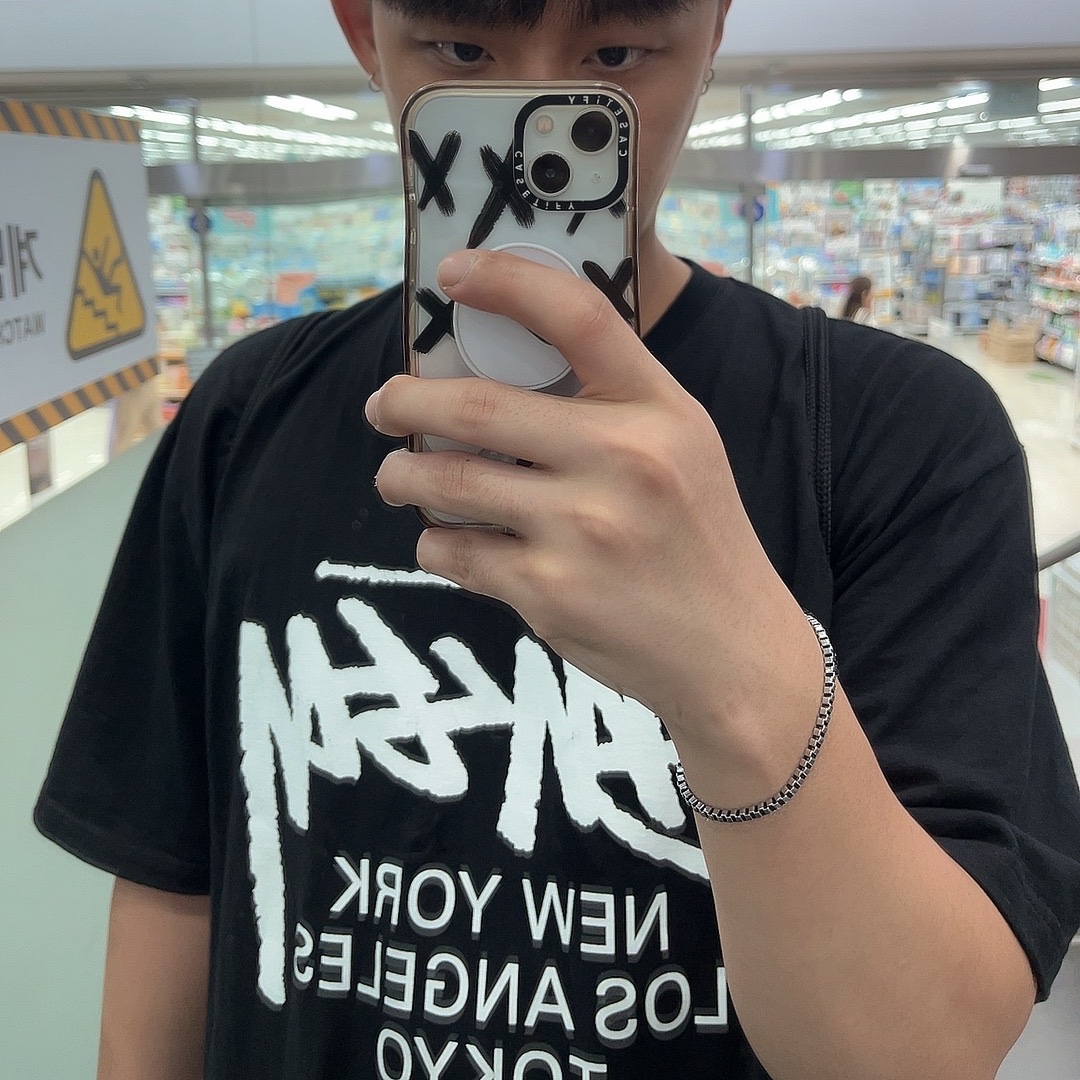 Stussy World Tour T-Shirt Black 2023 착용 스타일 - 3