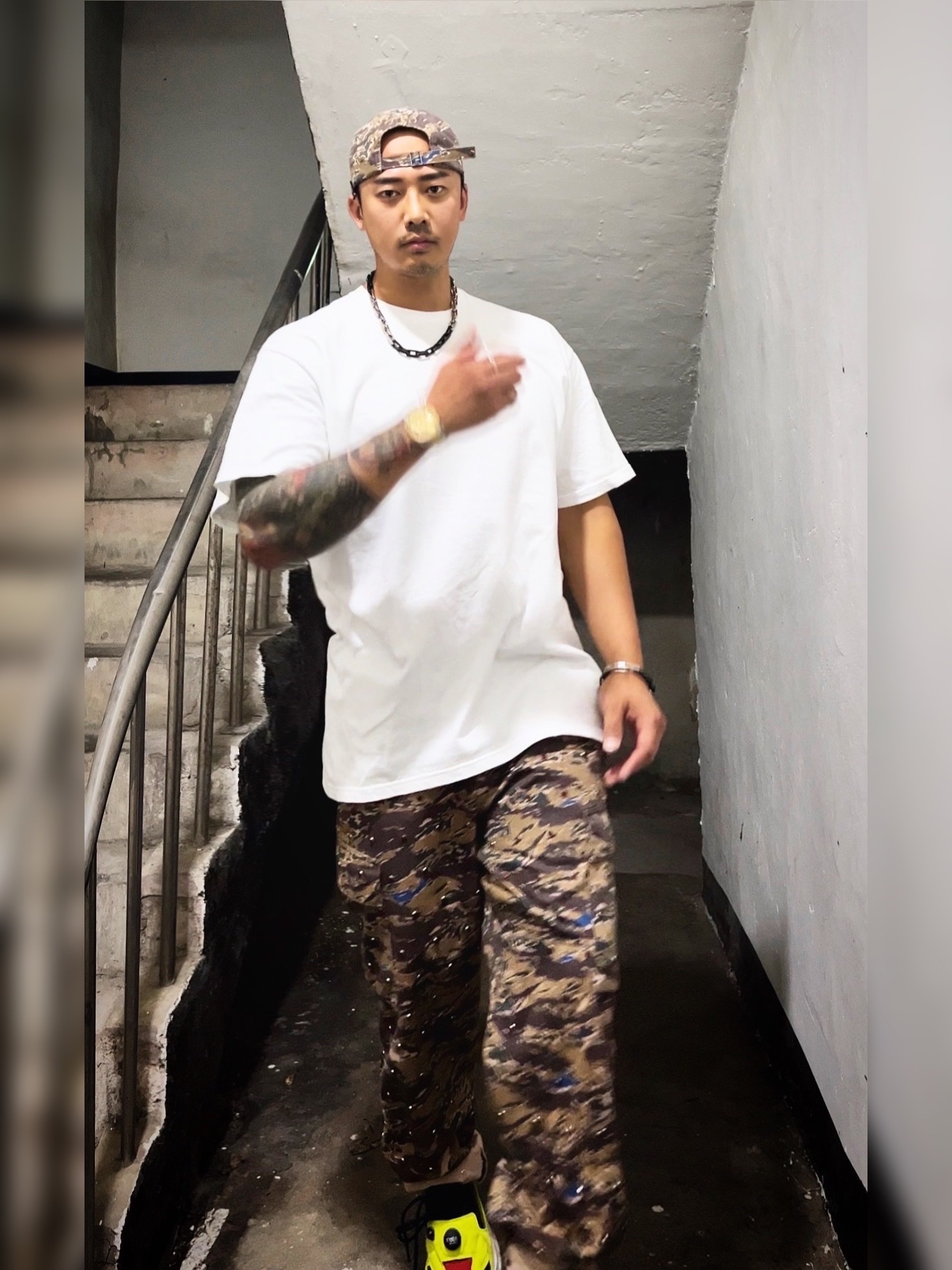 Supreme x Undercover Studded 6-Panel Brown Camo - 23SS, Supreme x Undercover Studded Cargo Pant Brown - 23SS 착용 스타일 - 2