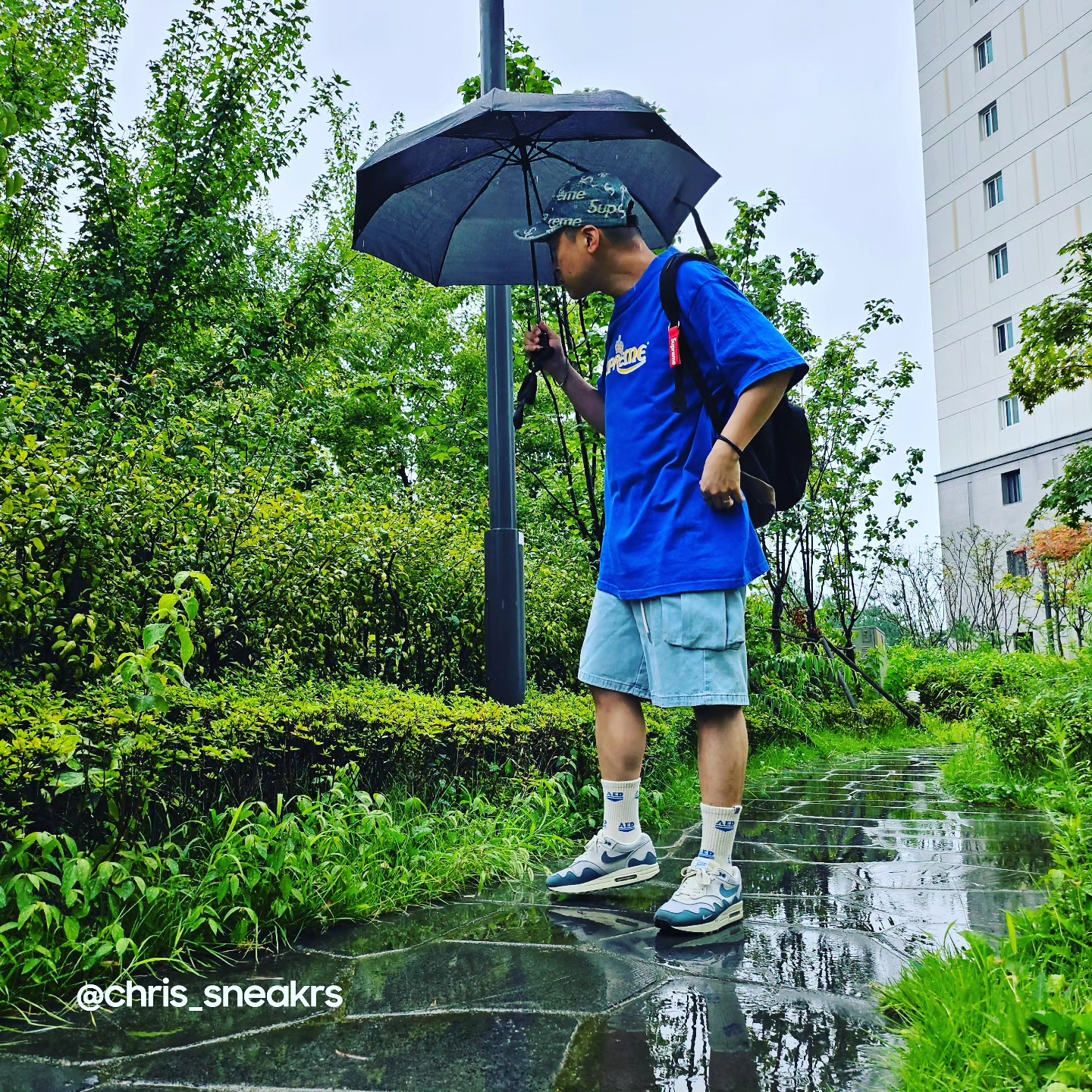 Supreme Crown T-Shirt Royal - 23SS, Supreme Frayed Logos Denim Camp Cap Blue - 21SS 착용 스타일 - 2