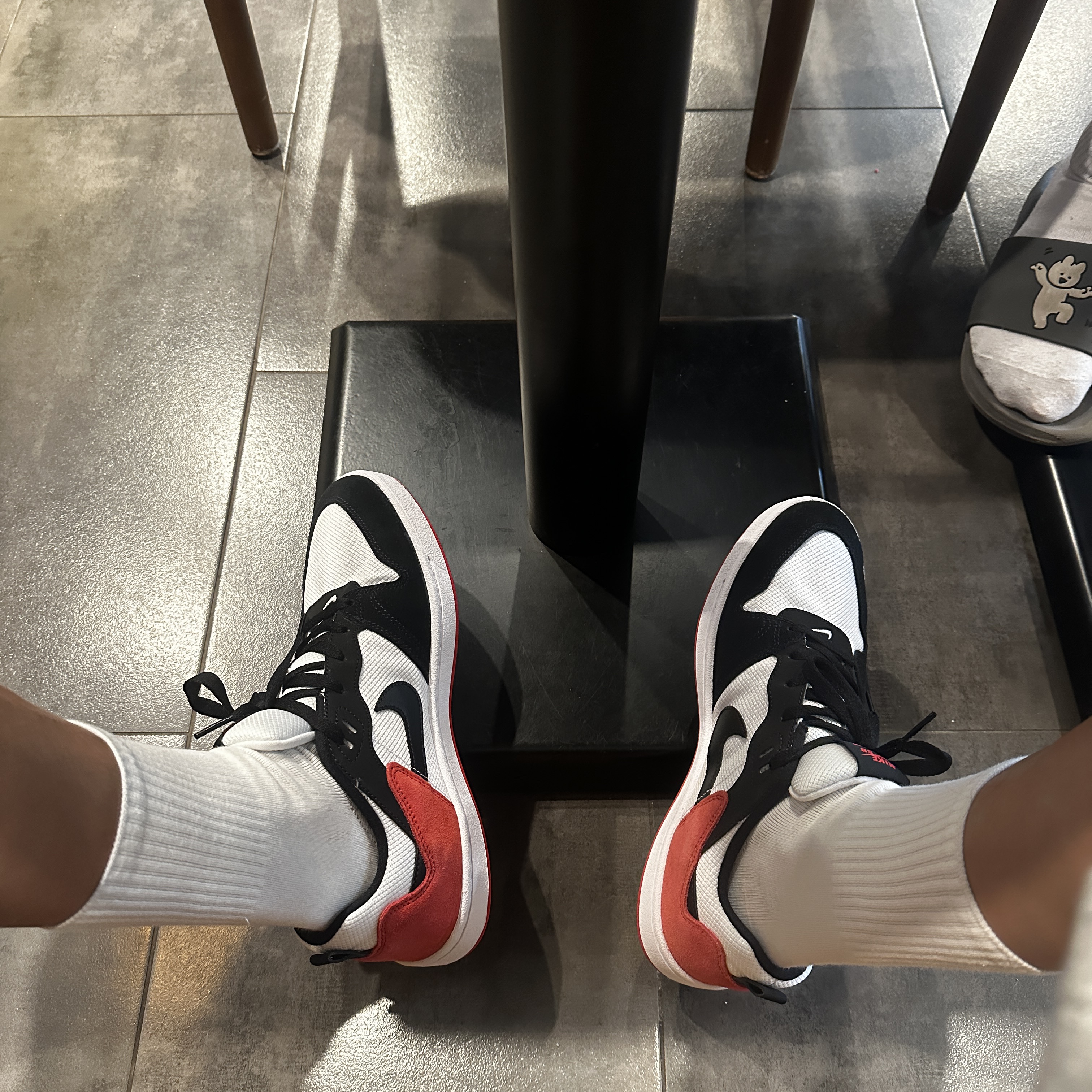 Nike SB Alleyoop University Red 착용 스타일