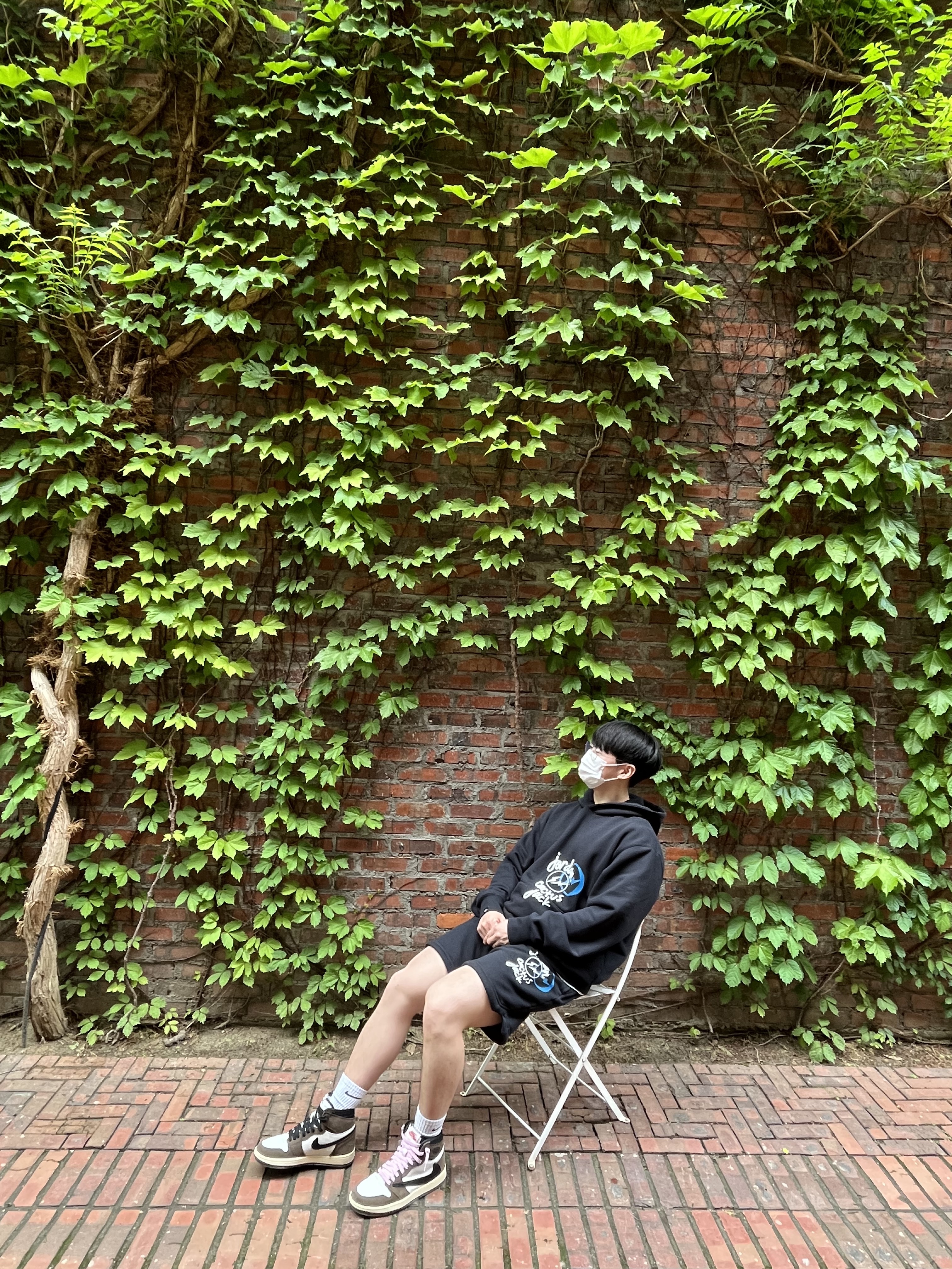 Jordan x Travis Scott x Fragment Hoodie Black (DJ0615-010), Jordan x Travis Scott x Fragment Shorts Black (DJ0617-010) 착용 스타일