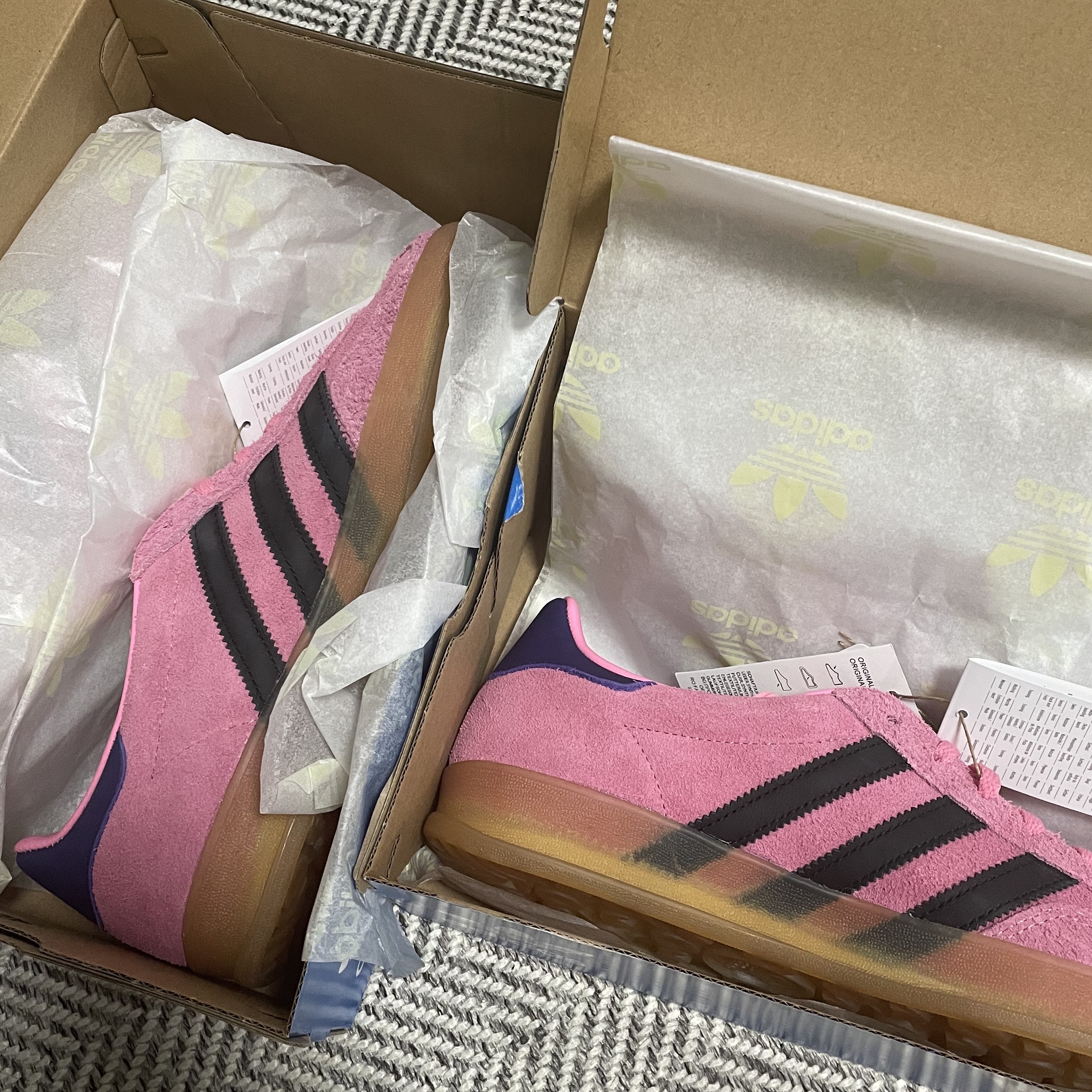 (W) Adidas Gazelle Indoor Bliss Pink 착용 스타일