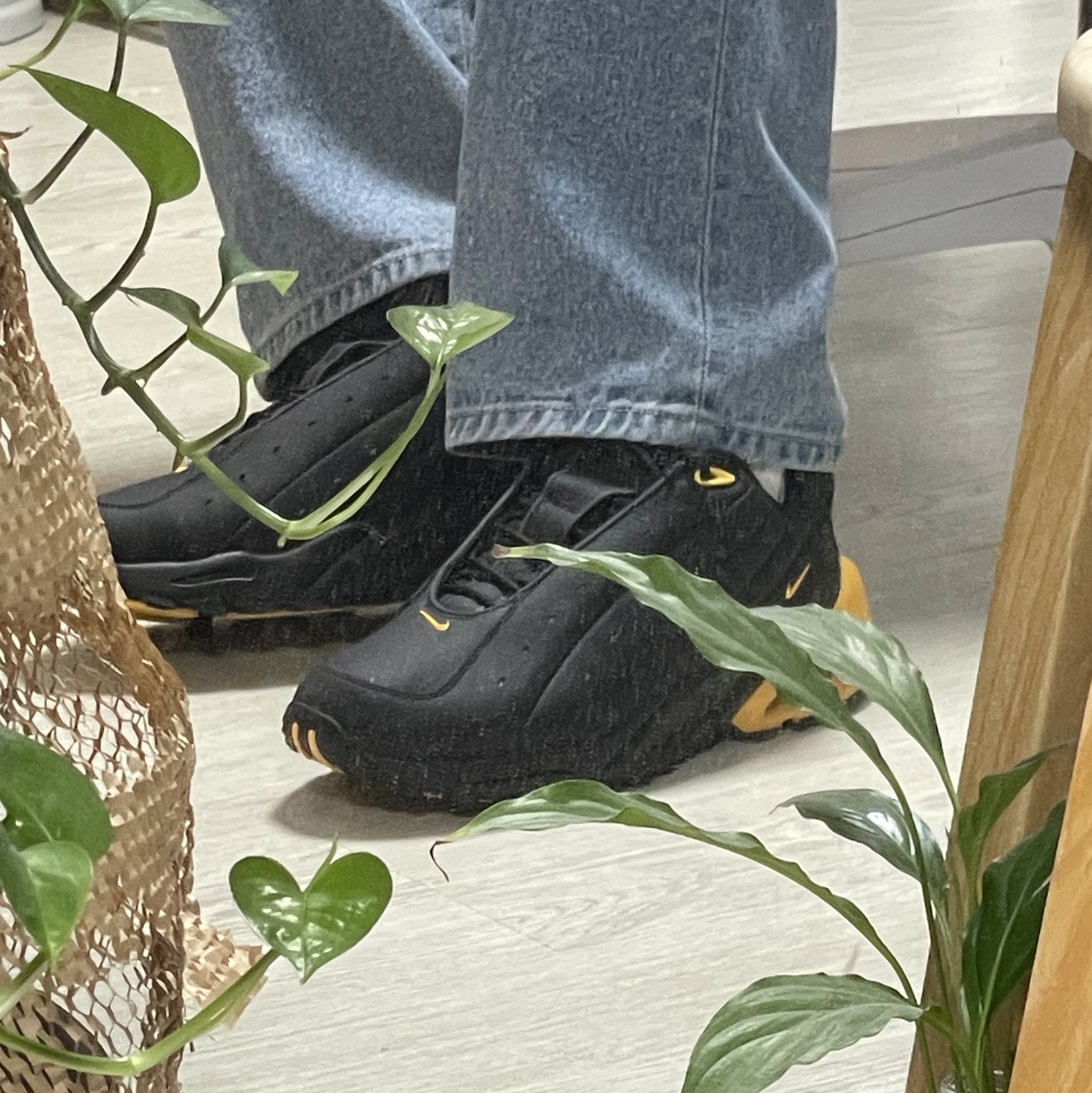 Nike x Drake Nocta Hot Step Air Terra Black and Yellow 착용 스타일 - 4