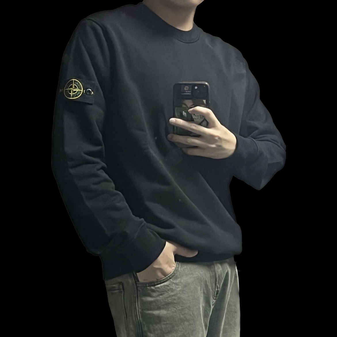 Stone Island 63051 Cotton Fleece Garment Dyed Sweatshirt Black - 23SS 착용 스타일