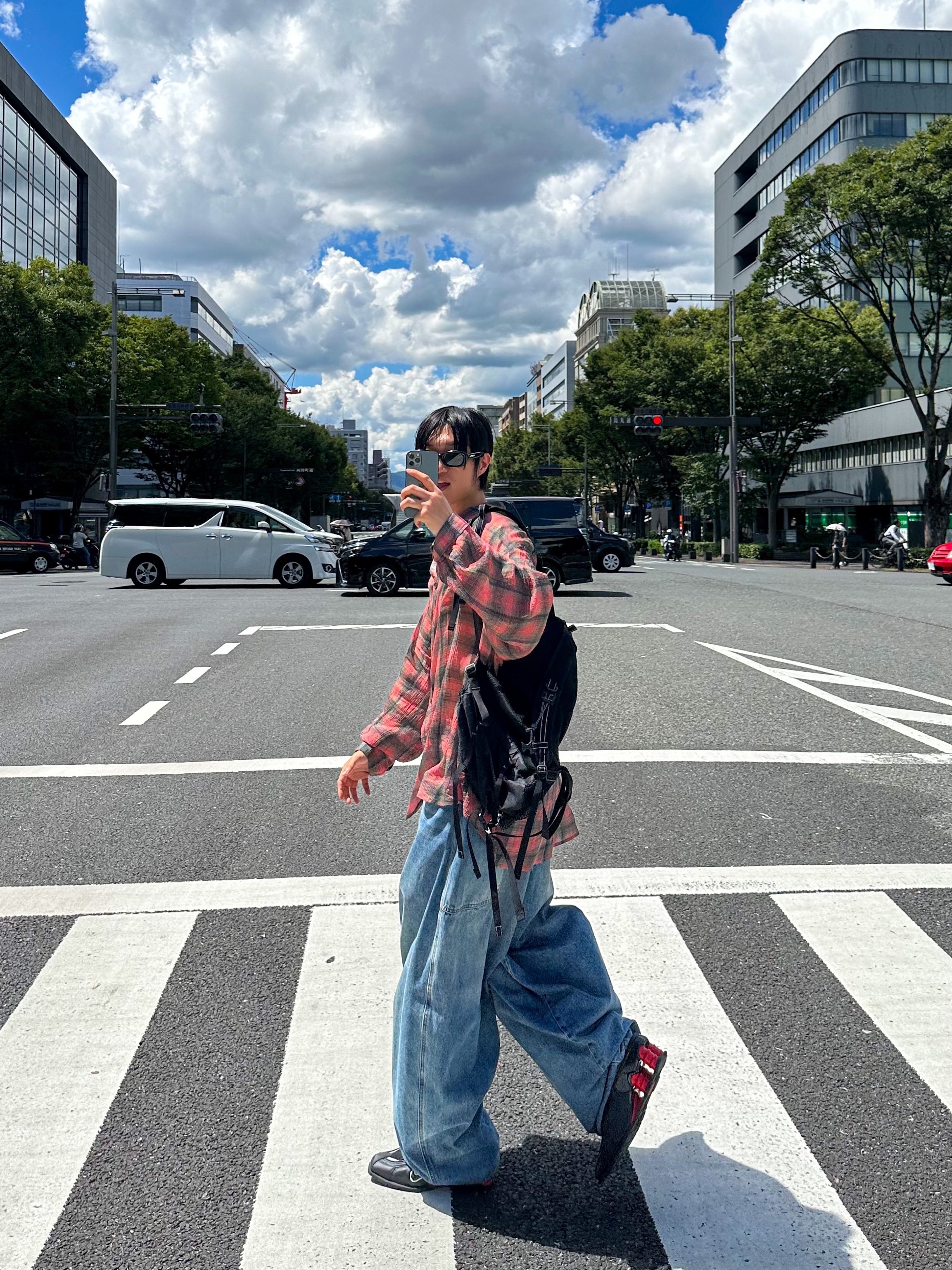 Our Legacy Borrowed Shirt Big Lumbercheck Print, Telfar Baggy Jean Blue 착용 스타일 - 1